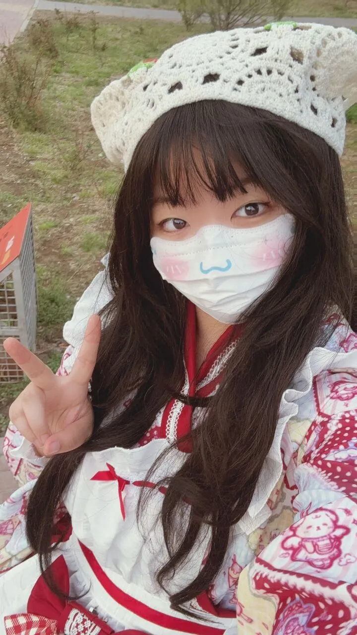 白丝搭配洛丽塔小裙子