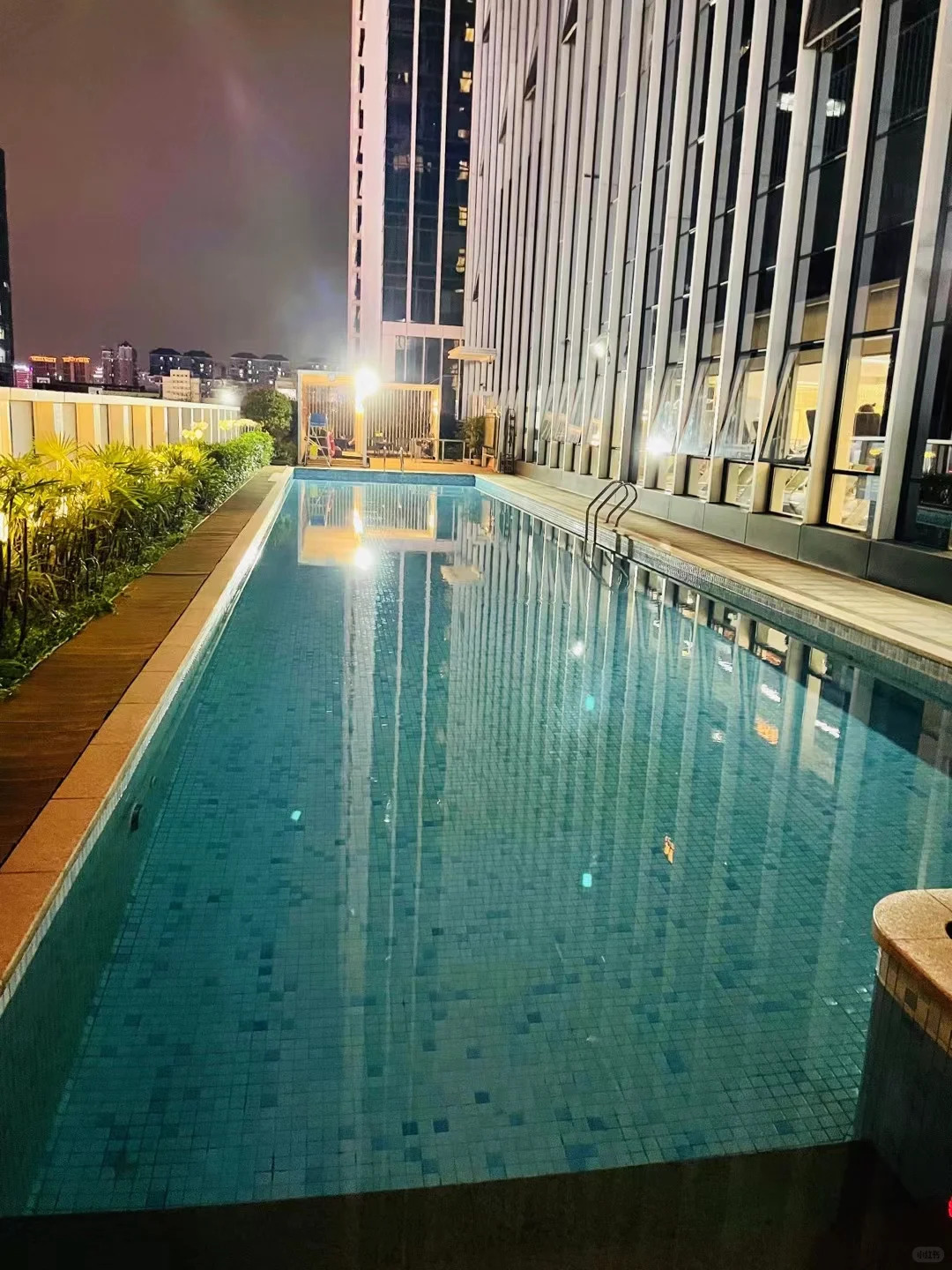 喜欢游泳的女孩子有福啦