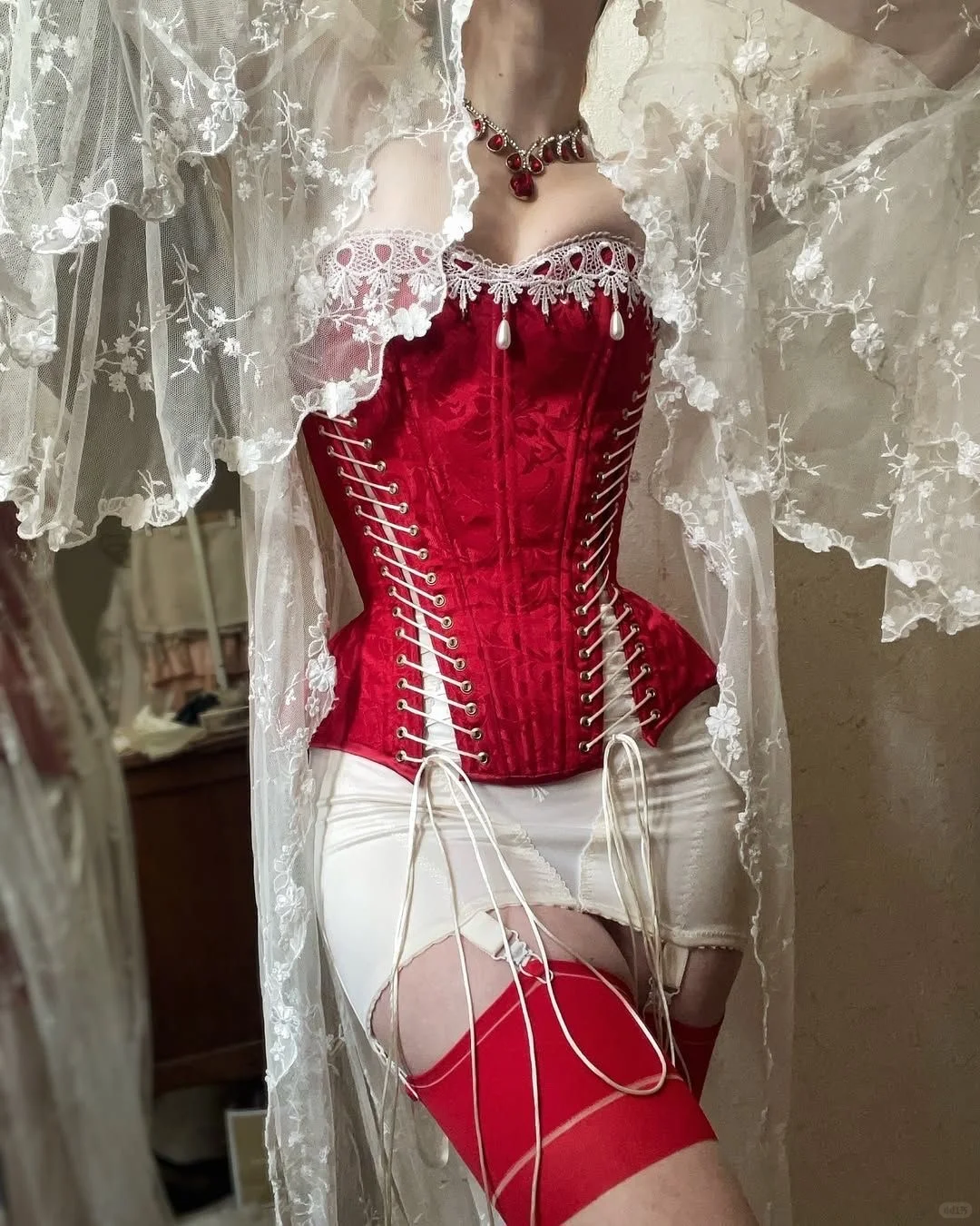 审美积累｜胸衣的多样化