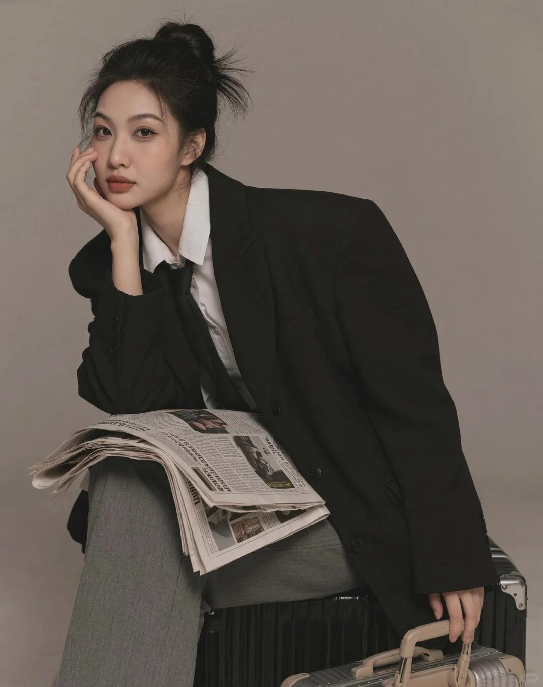 谢谢AI，让我免费拍了好几套写真