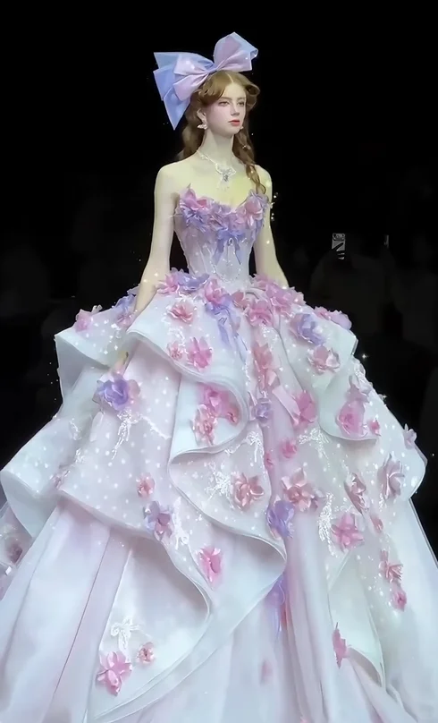 繁复 妖冶 轻灵 娇嫩，才是女人。