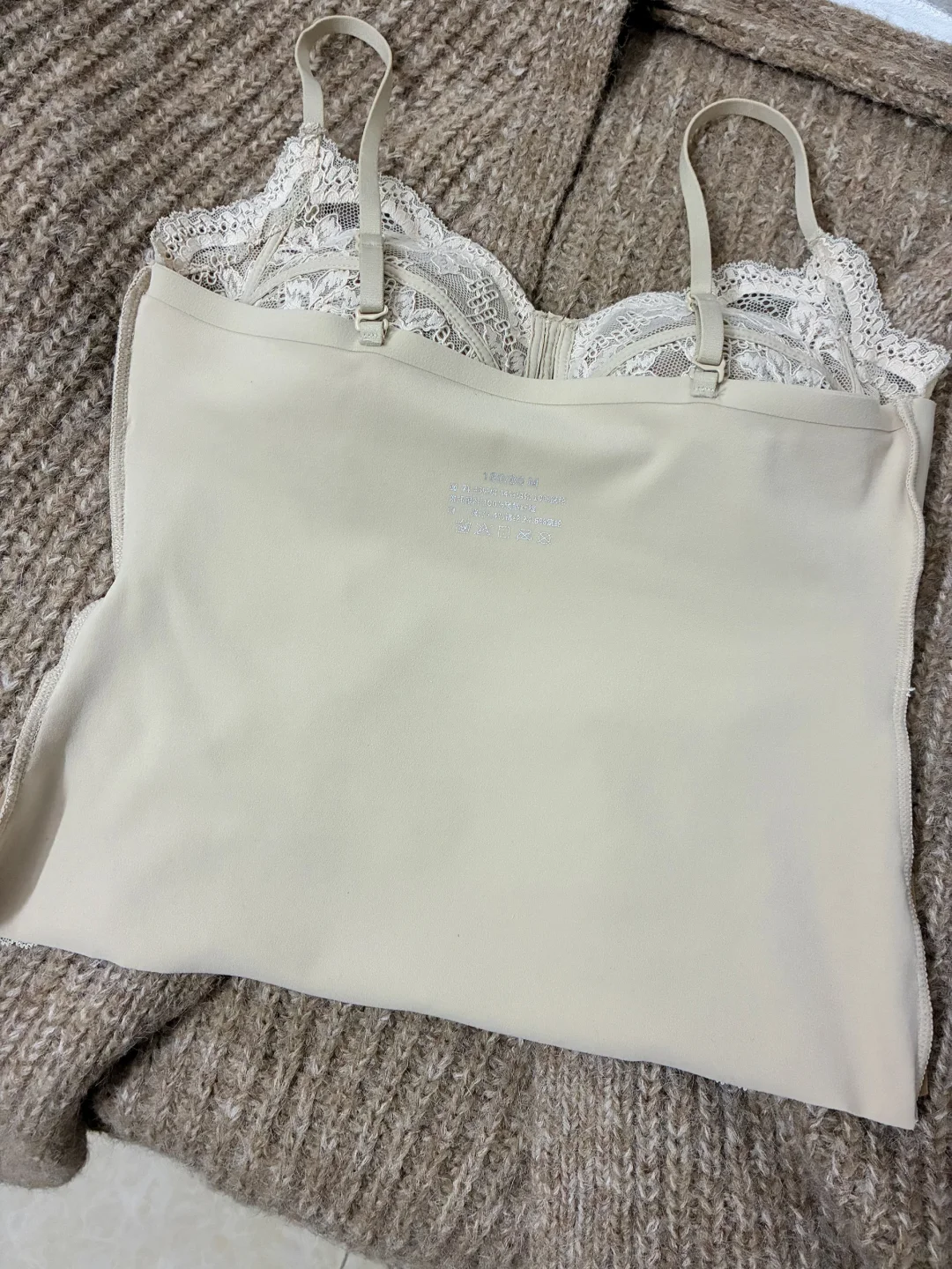 谁懂啊！这件蕾丝鱼骨吊带美到我心巴上了‼️