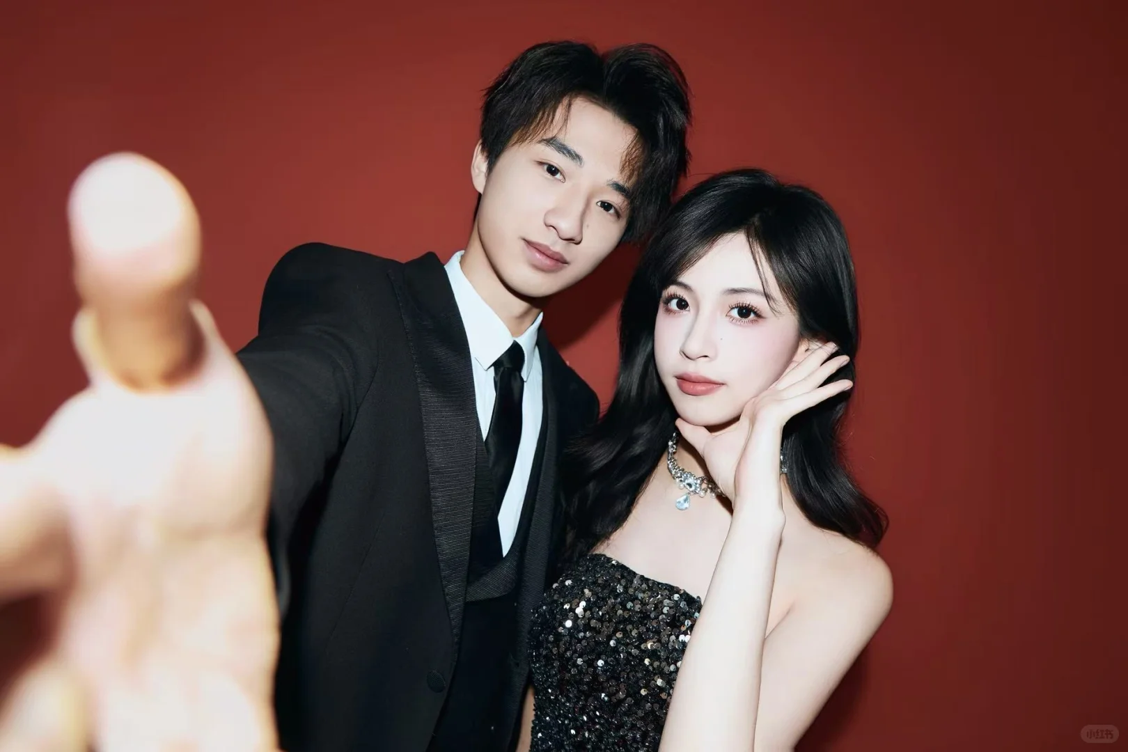 红毯女明星和她的保镖