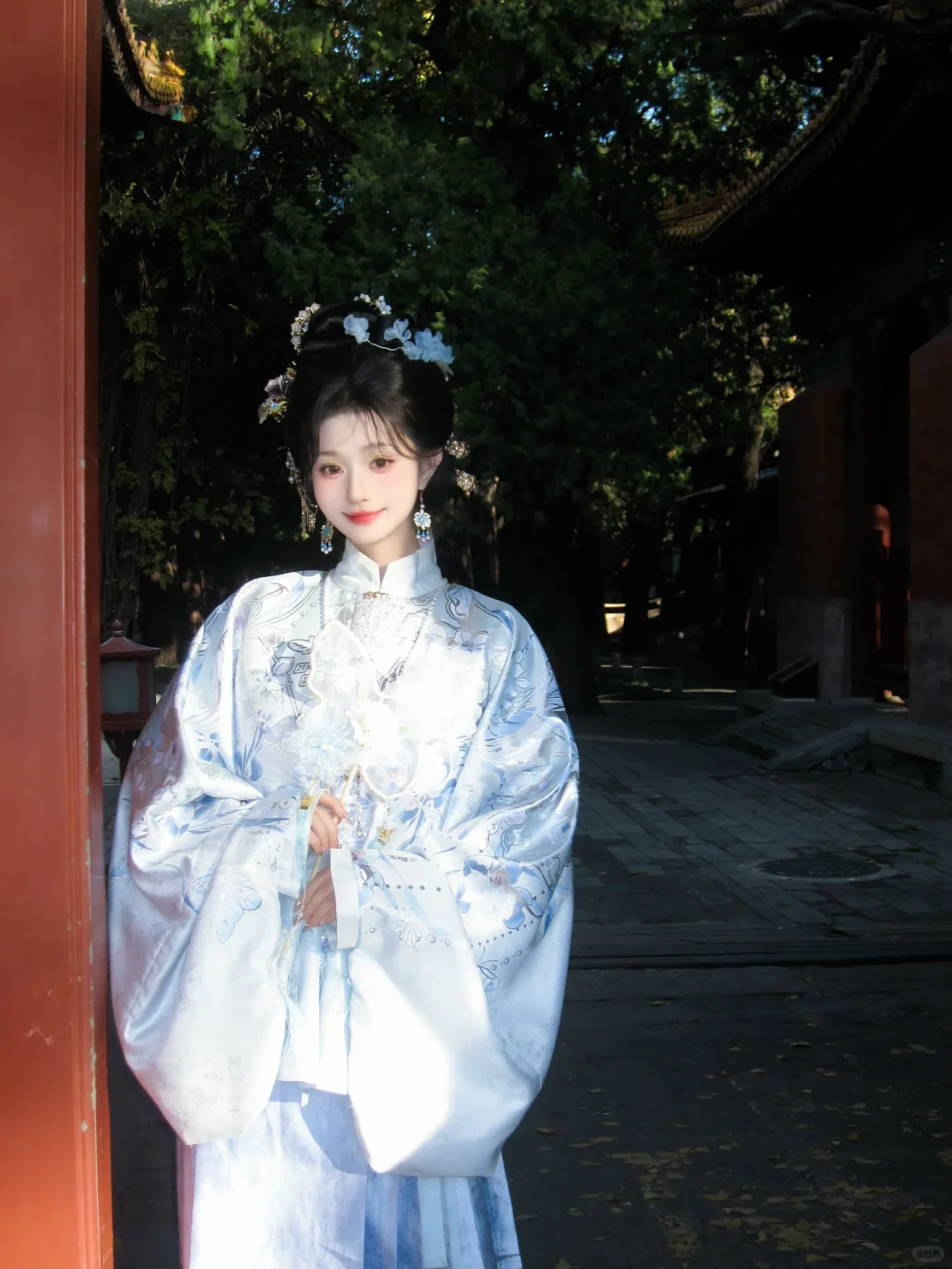 一发就被问爆！淡蓝色汉服意外的出片