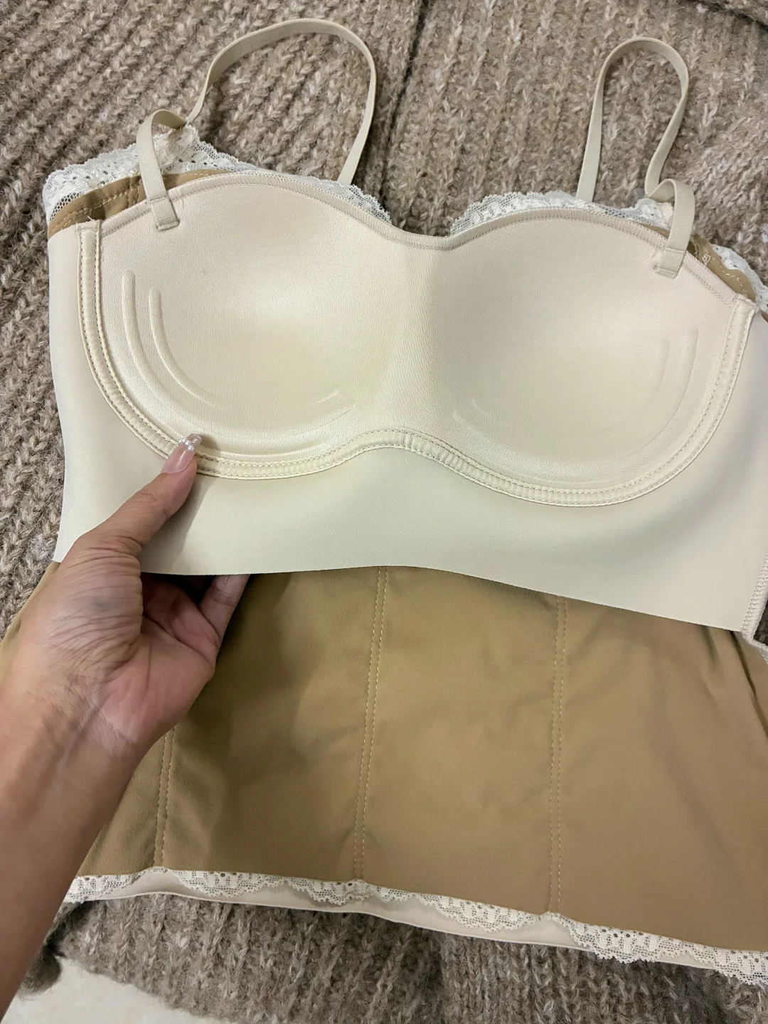 谁懂啊！这件蕾丝鱼骨吊带美到我心巴上了‼️