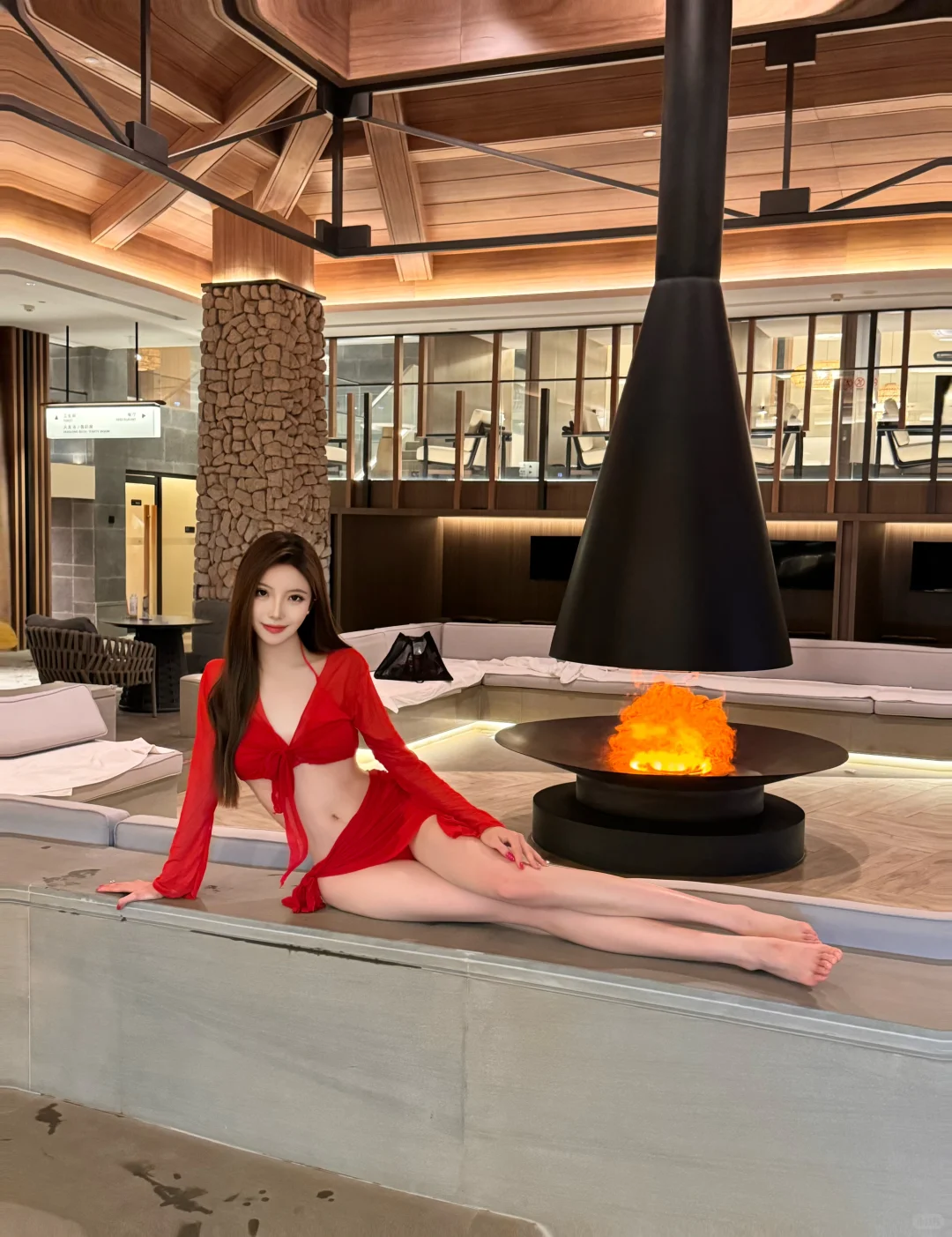 ♨️红色泳衣太出片啦～太显白啦～