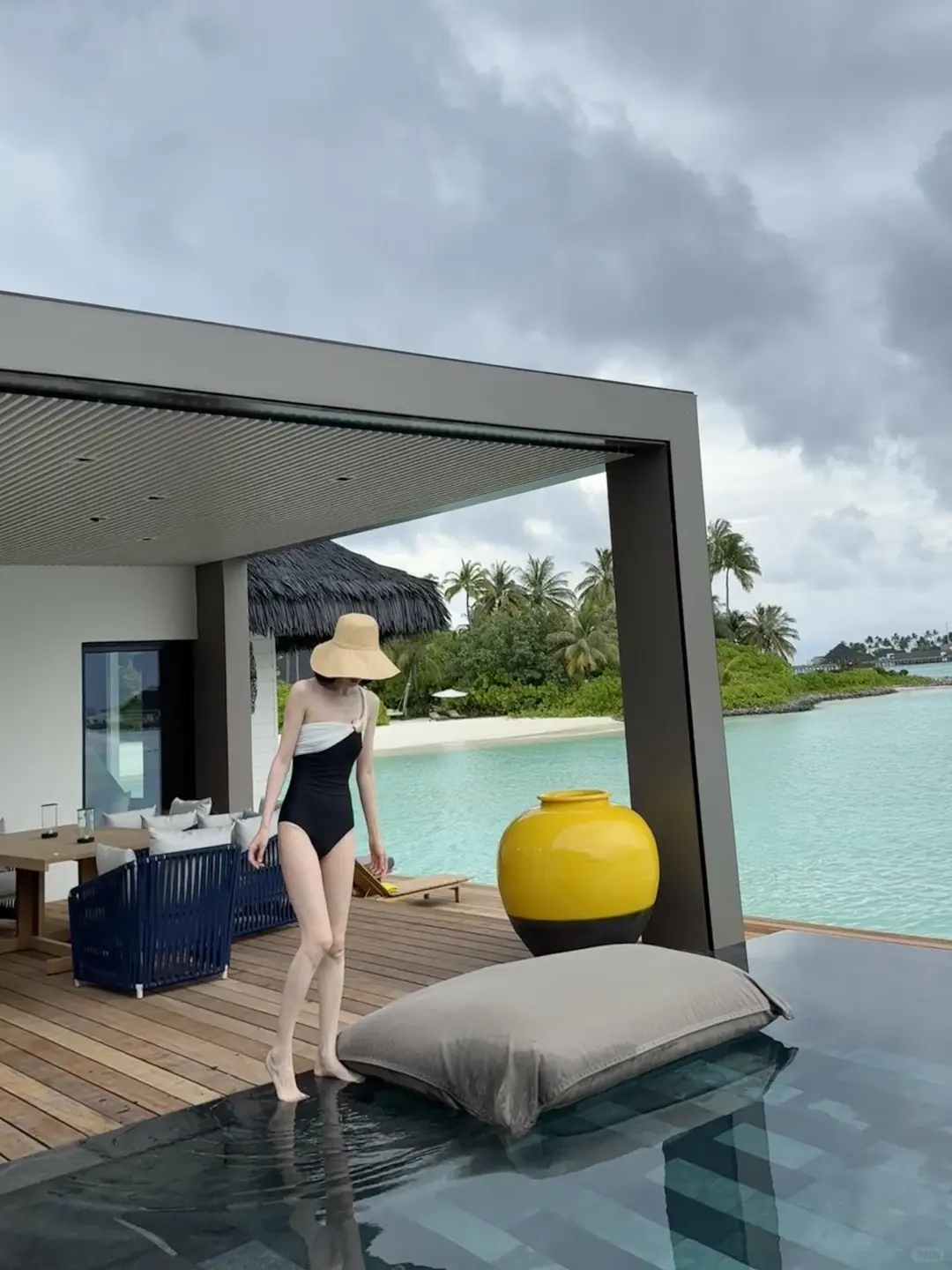 今天是泳衣的一天～～～