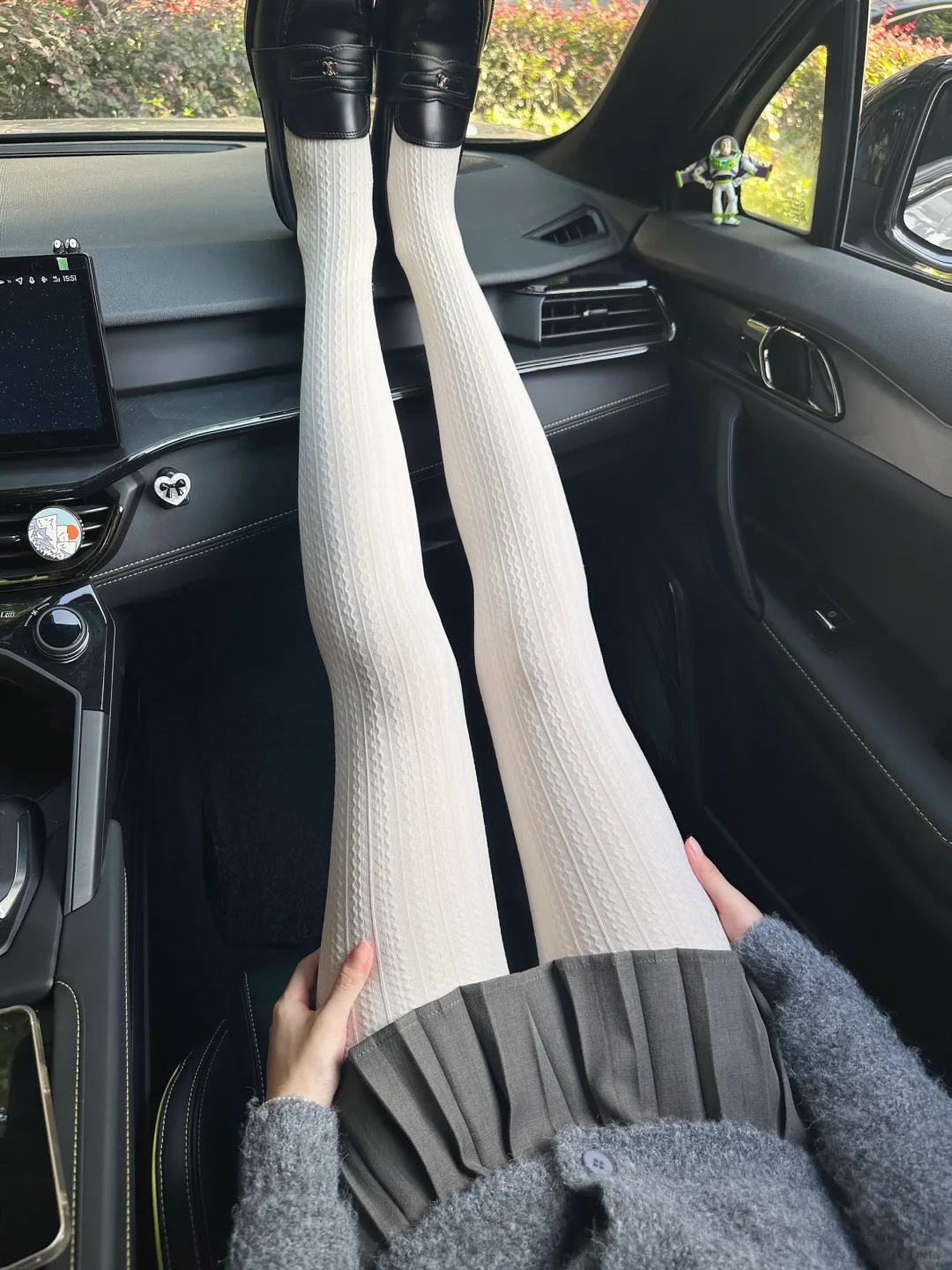 离大谱！miu系连裤袜真的好有千金大小姐feel