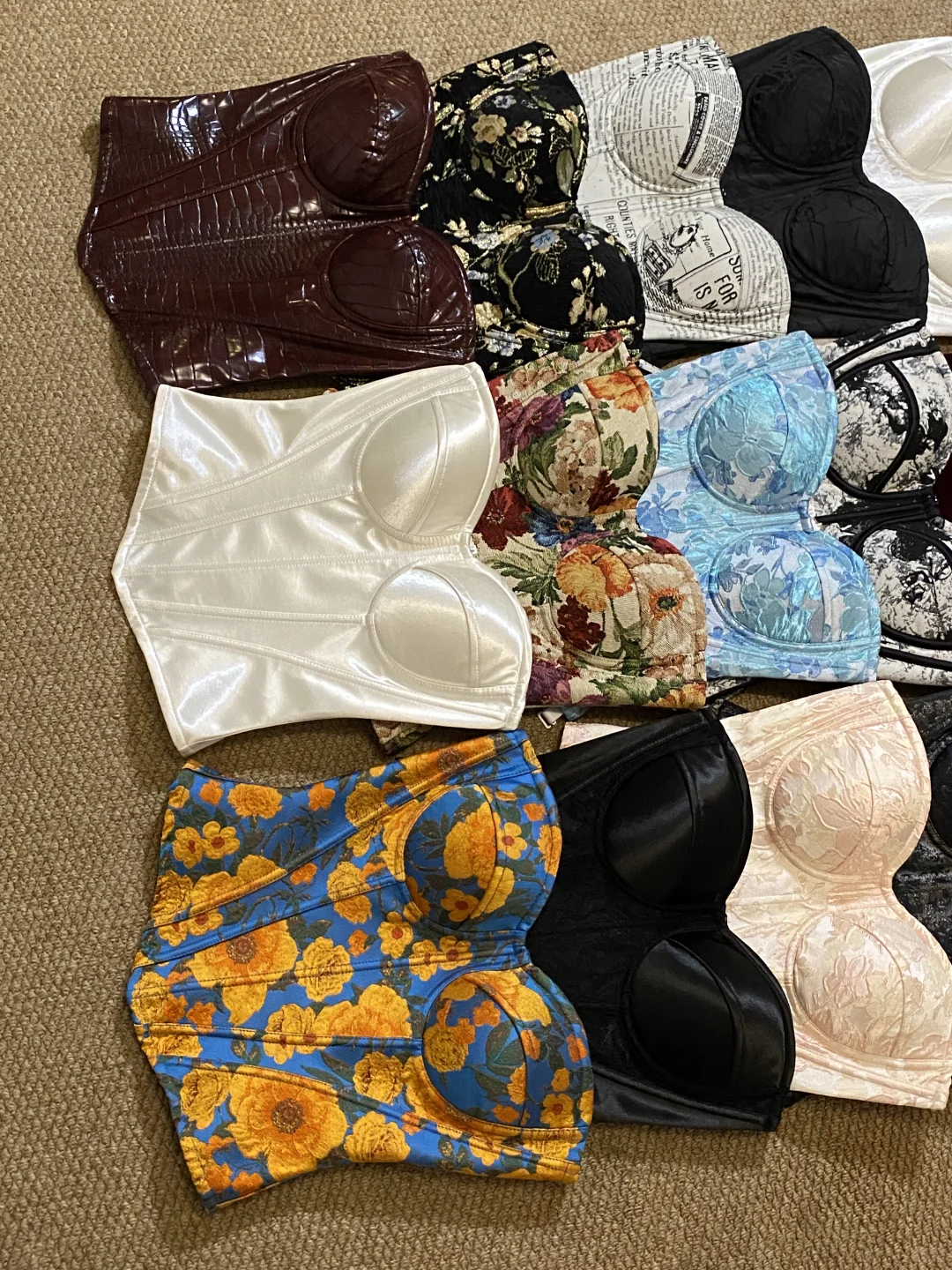 太哇塞了❗️这里有很多鱼骨胸衣❗️