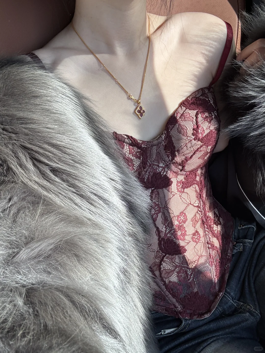 新买的漂亮胸衣