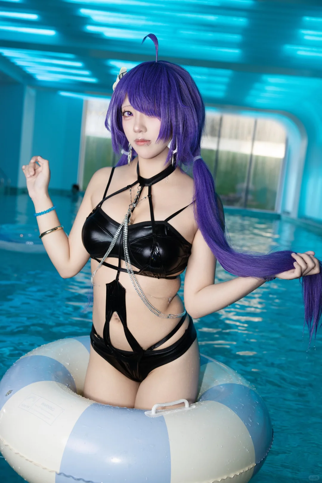 是莫加多尔泳装～