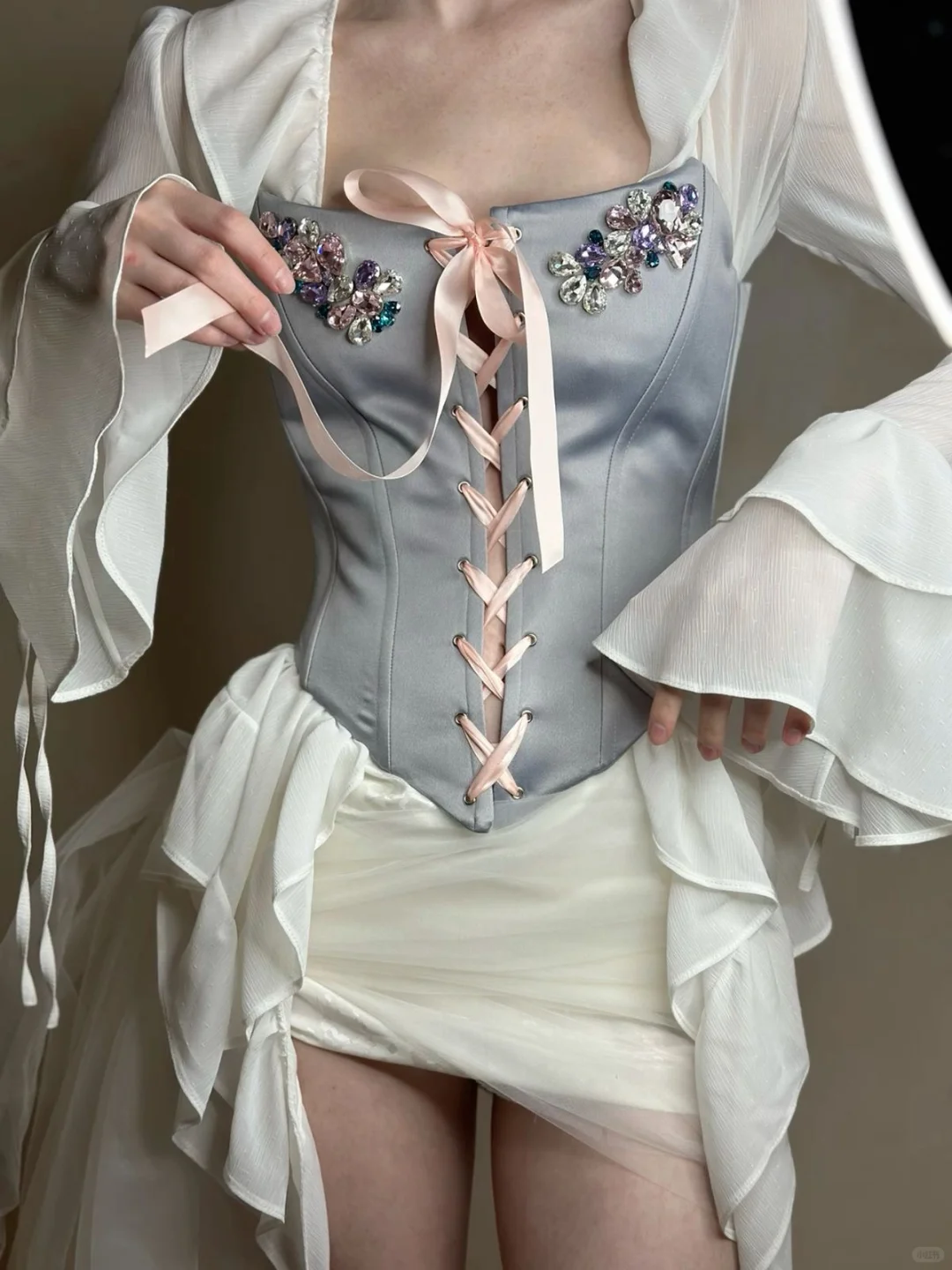 审美积累｜胸衣的多样化