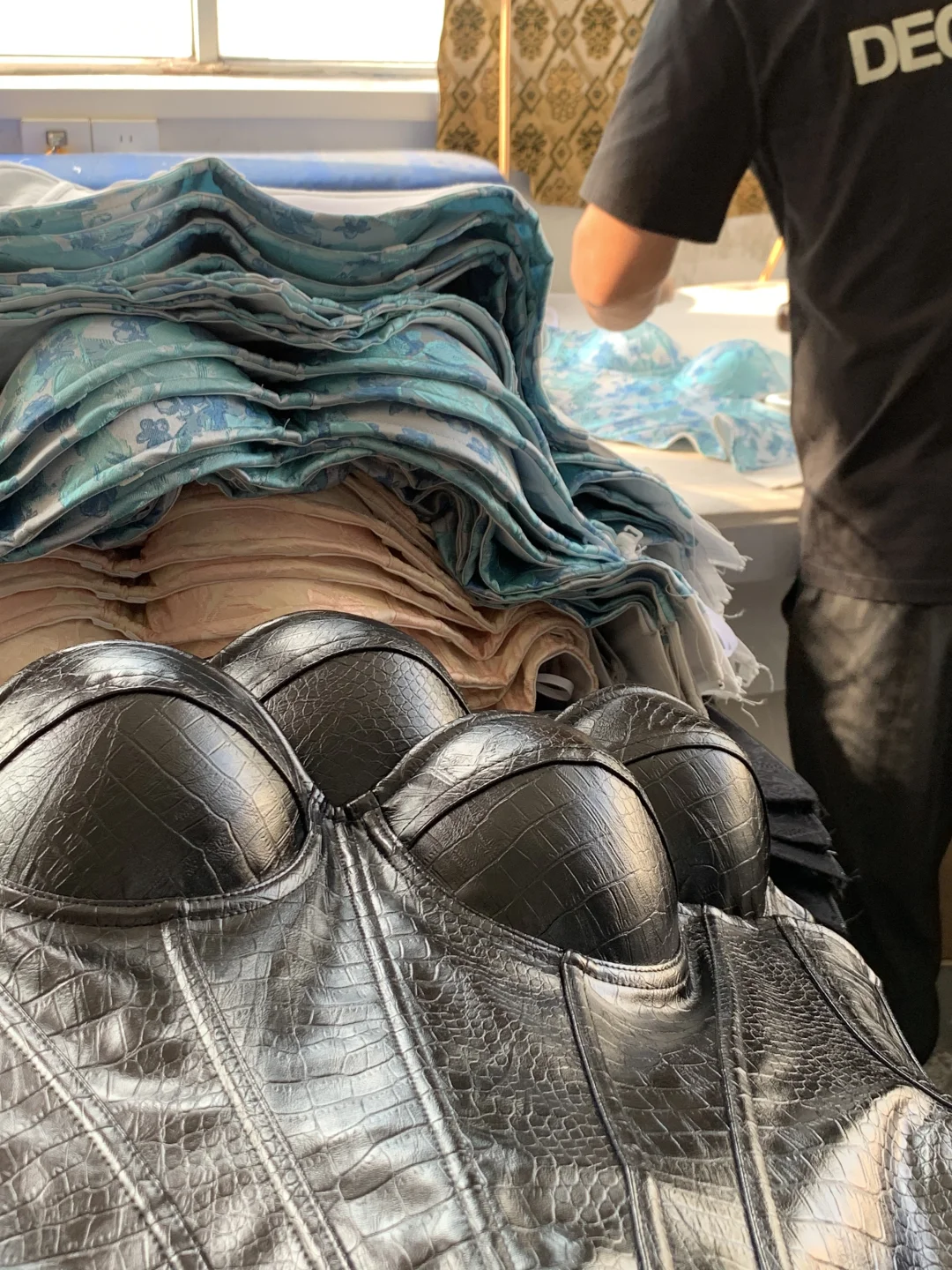 我们坚持做鱼骨胸衣的意义