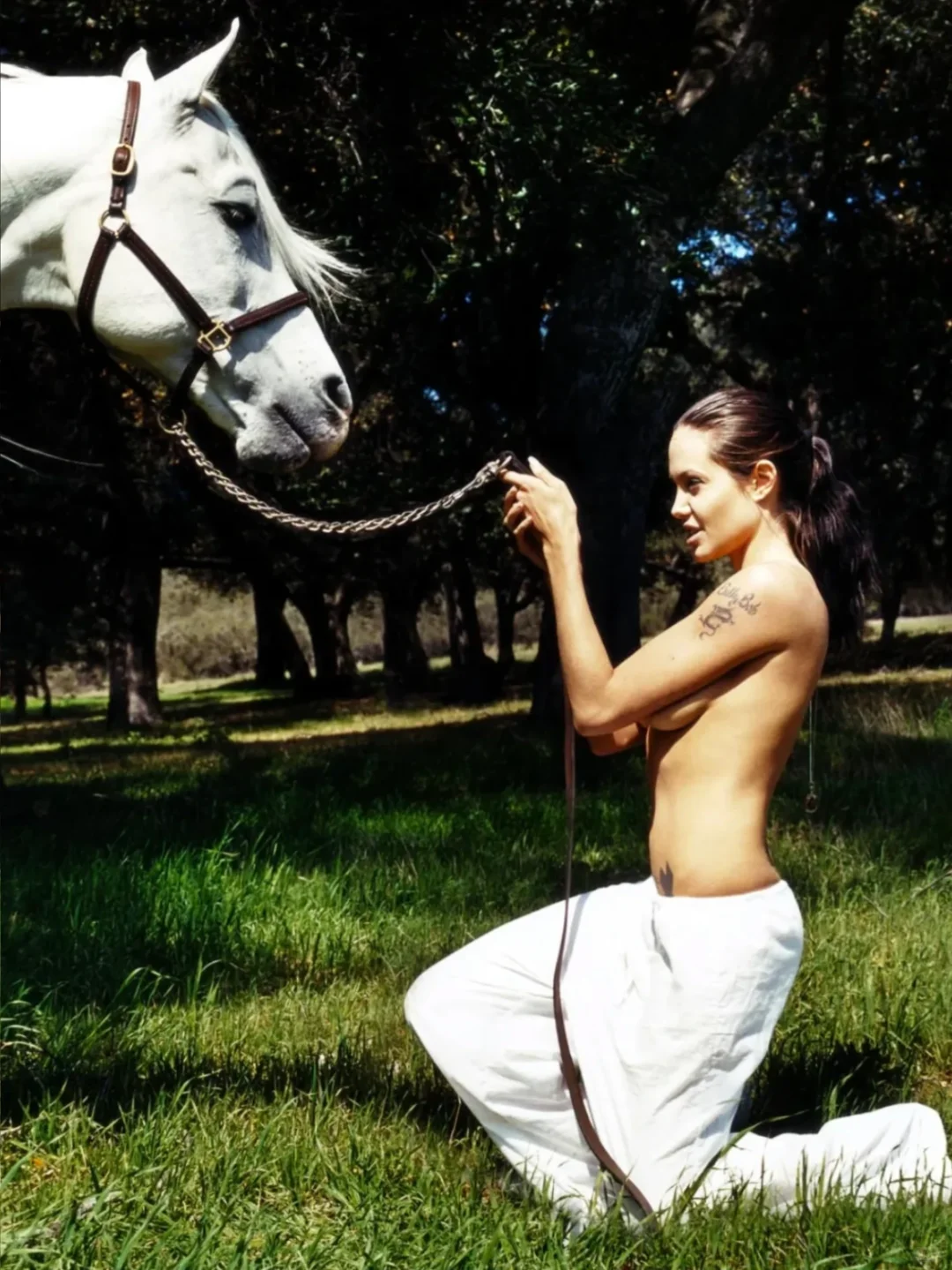 Angelina Jolie🕶️