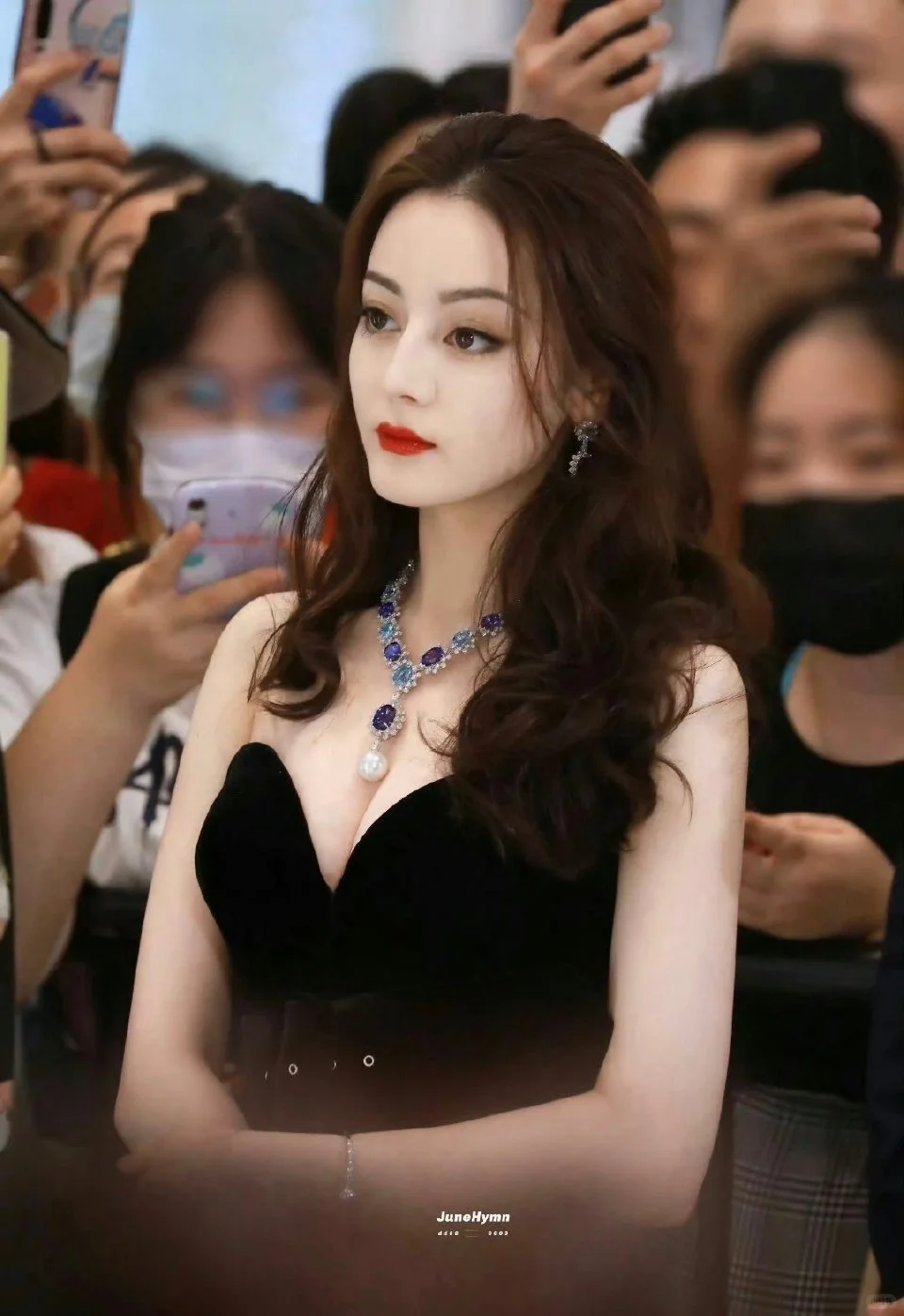 她的美，一眼万年！😍