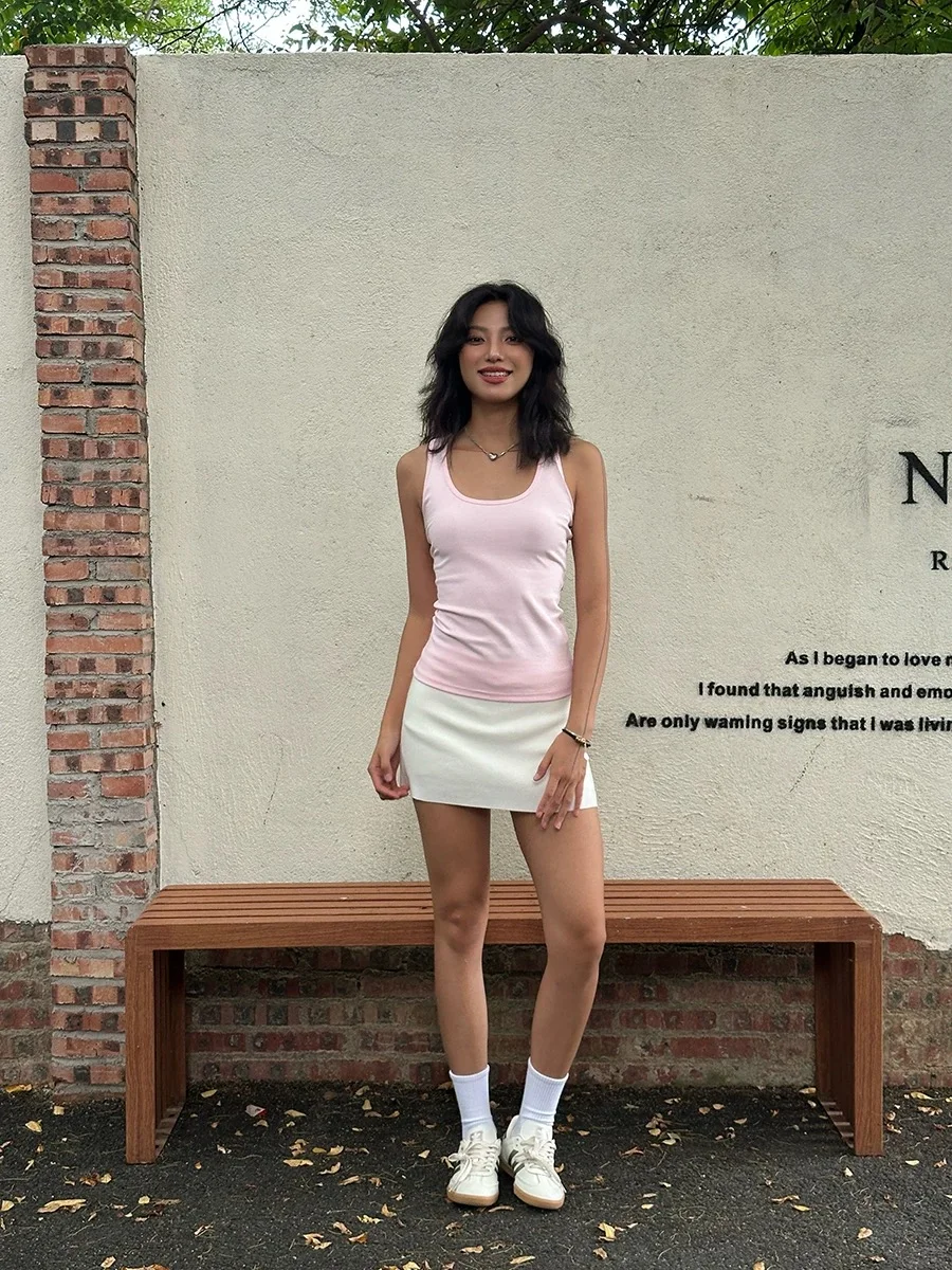 vol.26|白女极简运动风 松弛感拿捏得刚刚好