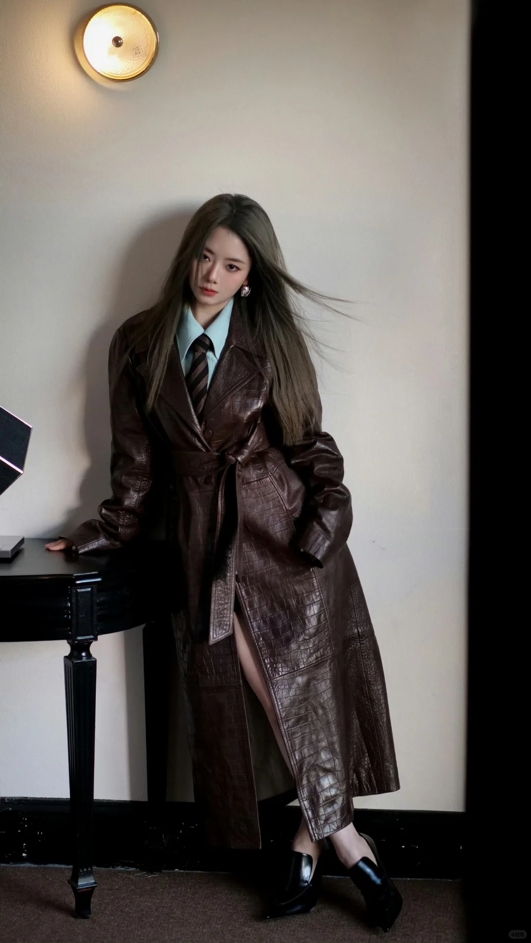 谭松韵 黑丝抹胸裙曲线太撩人