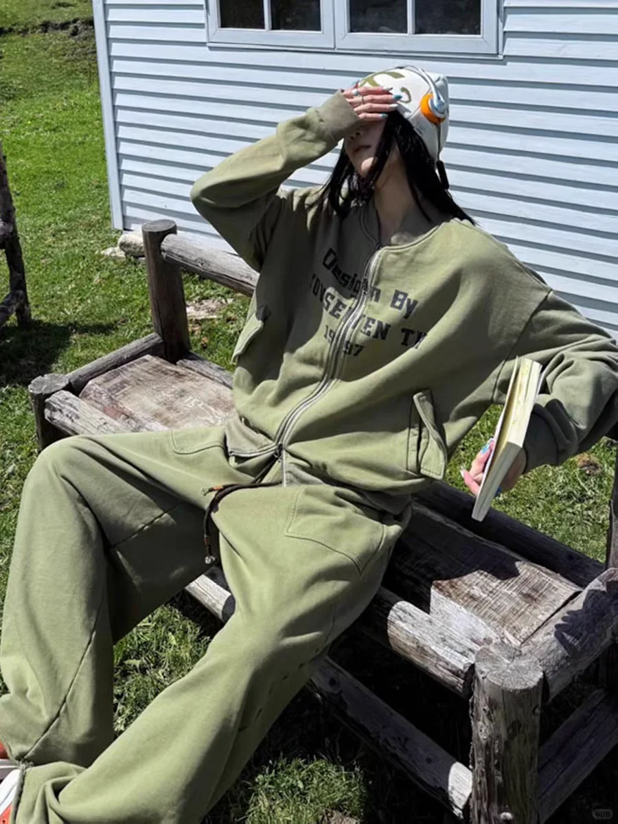 好喜欢这款休闲风套装~