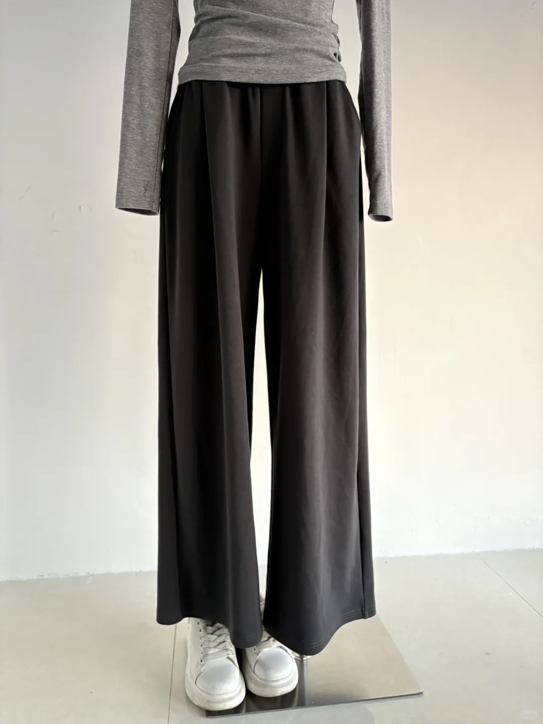 捡漏！门店在售 时尚通勤直筒宽松休闲裤女