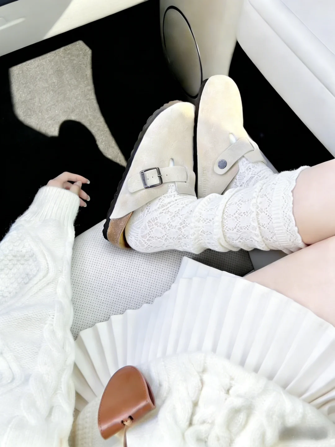 这种镂空的感觉不要太美，配毛线裤美炸了