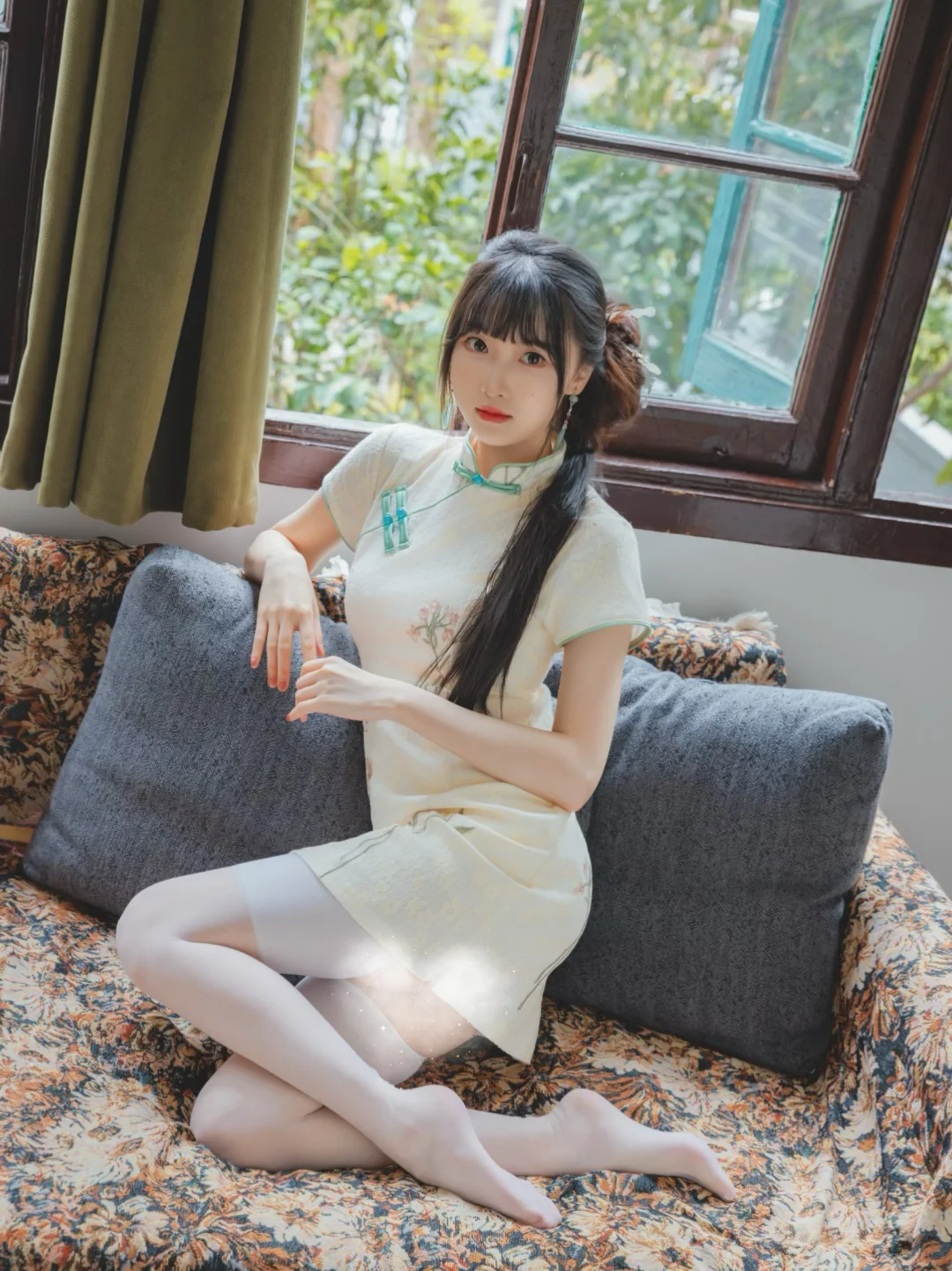 室内人像|黑/白丝or光腿哪个和旗袍更搭🤔