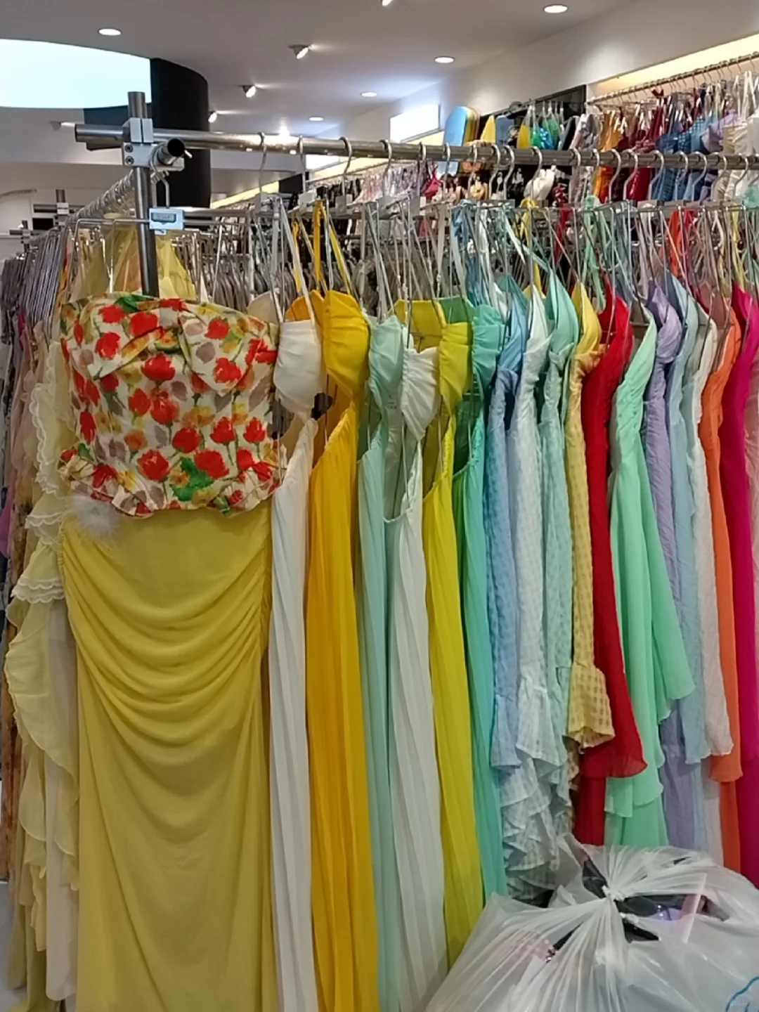 来三亚怎么能不穿各种各样的泳装沙滩裙