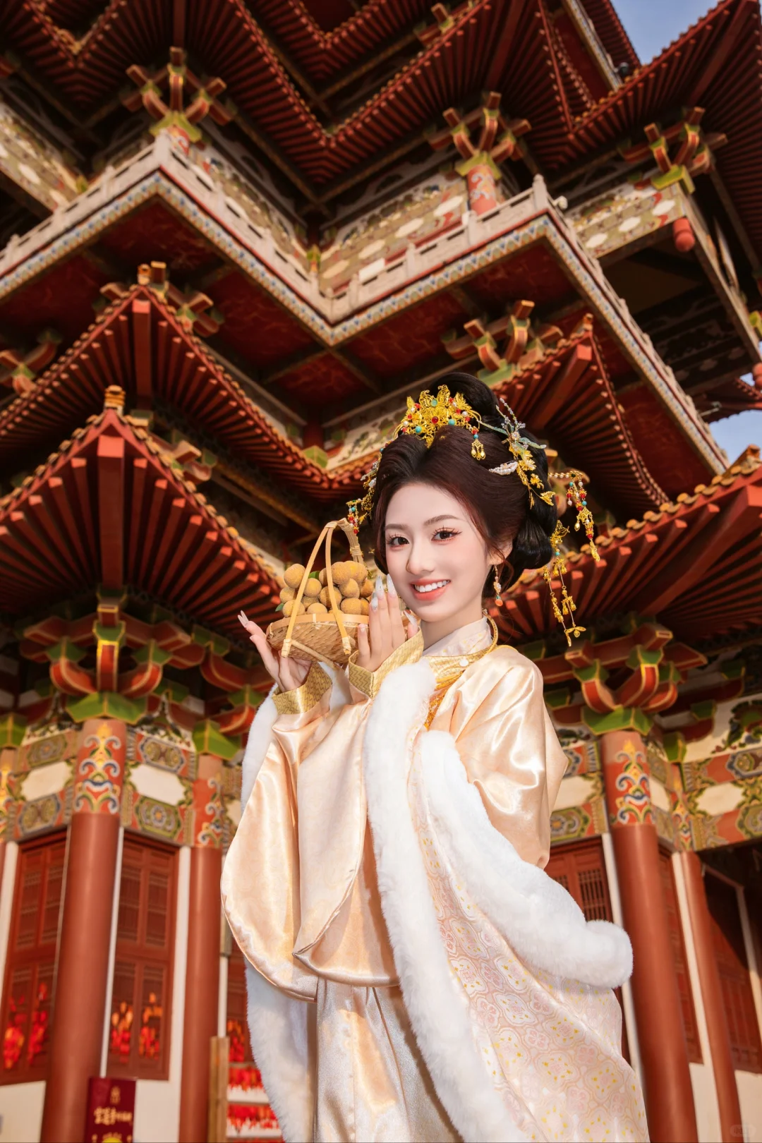 宝莲寺拍大明贵女🔥华服配古寺美到开挂❗