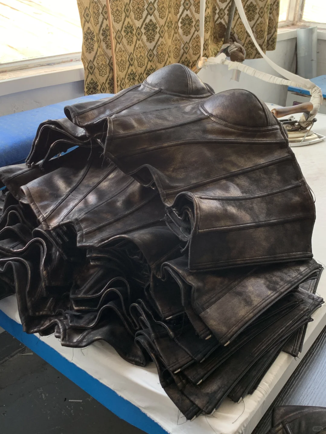 我们坚持做鱼骨胸衣的意义