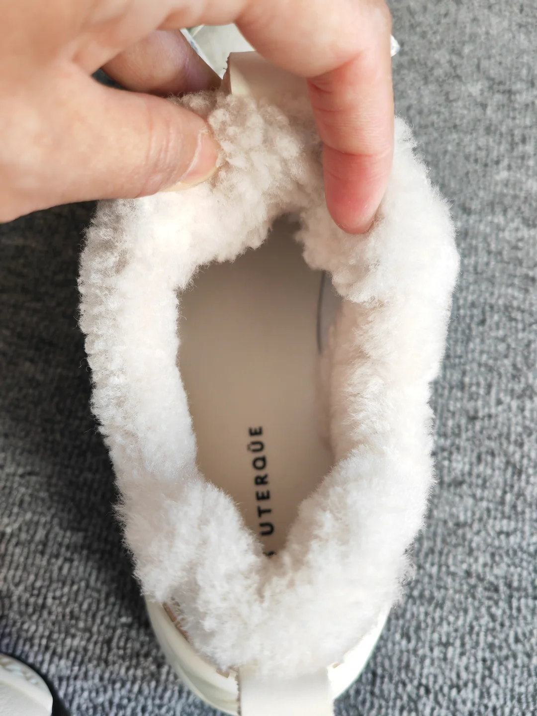 189🎁【35、40码】UTERQUE女款浅色休闲鞋