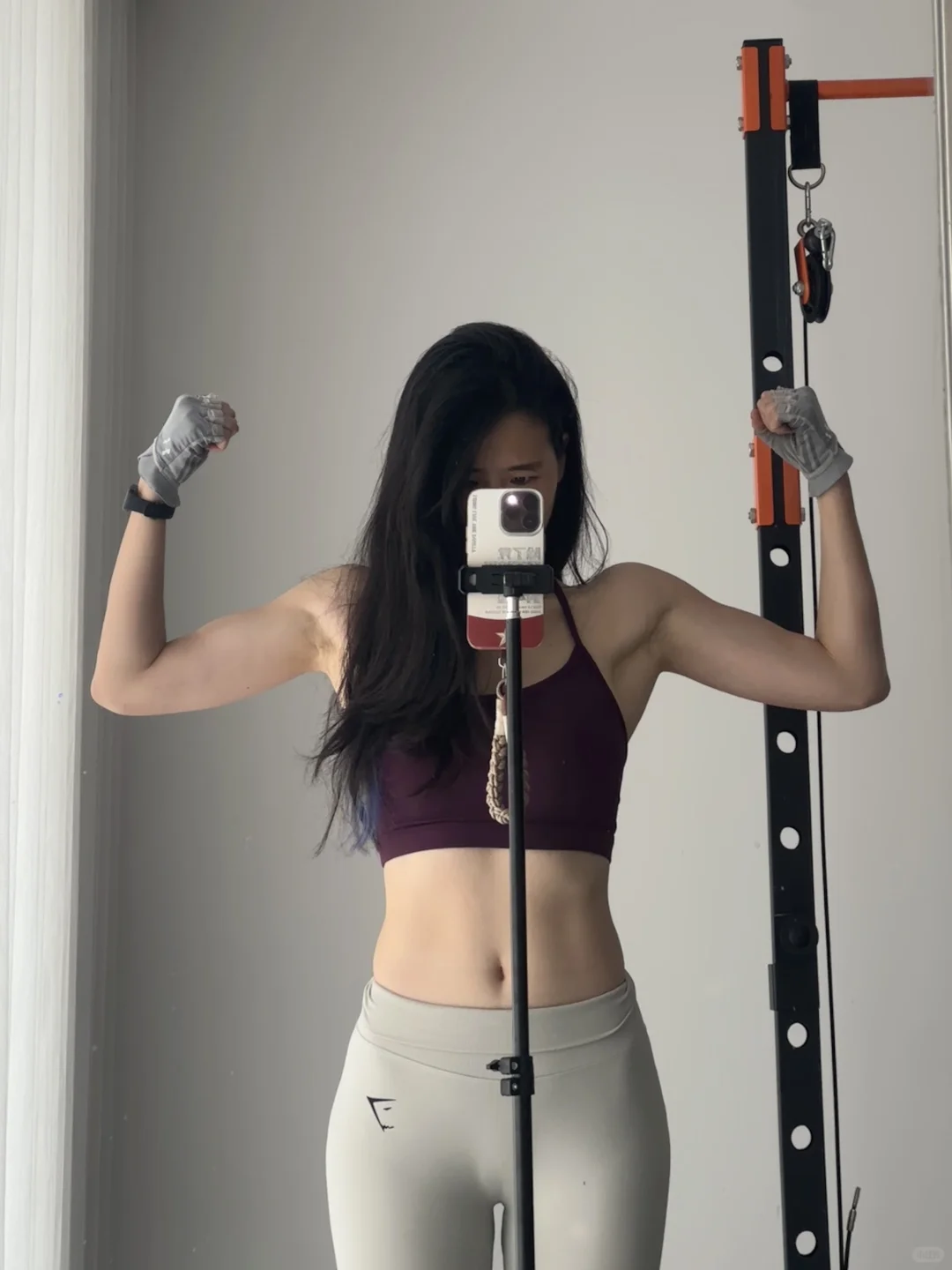 恭喜这位女士终于能推肩7.5Kg了