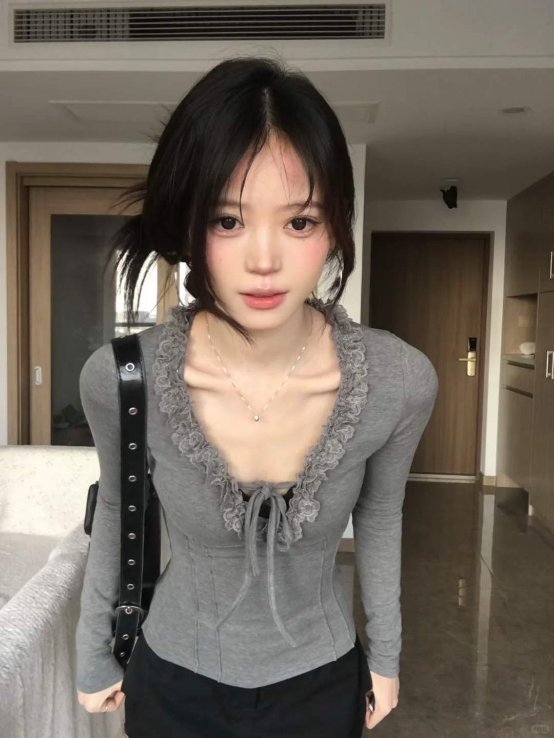 蕾丝绑带封神！✨灰色系辣妹的本命上衣