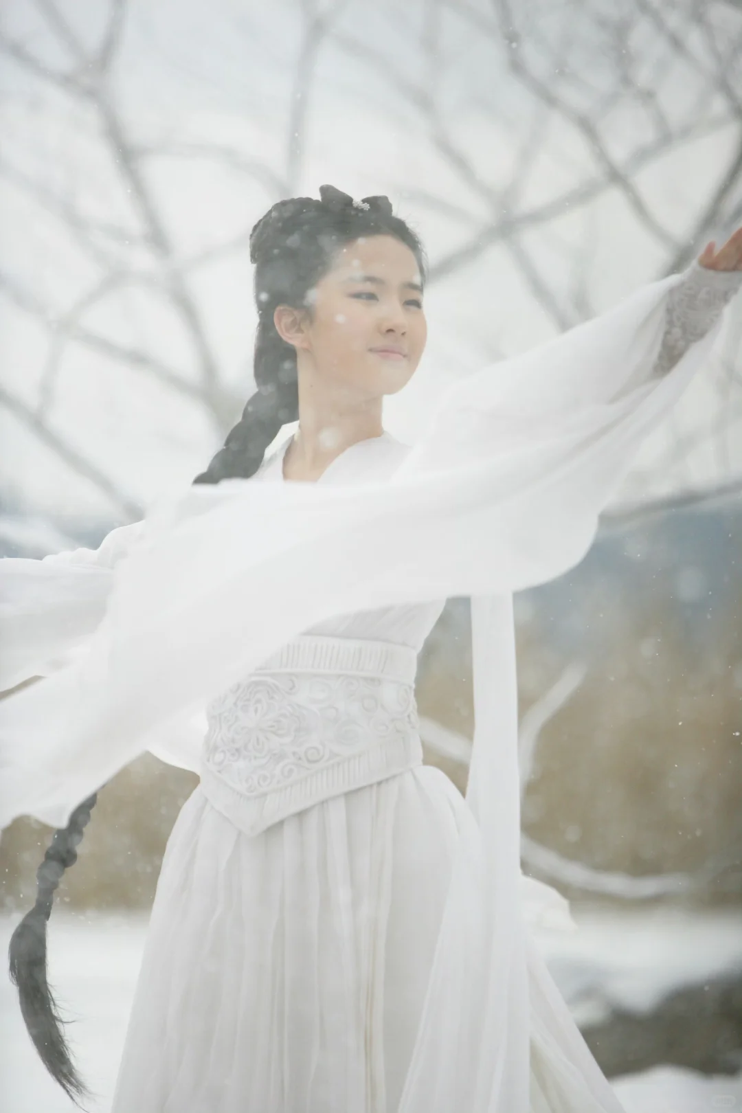 刘亦菲神雕侠侣小龙女雪中起舞剧照（原色）