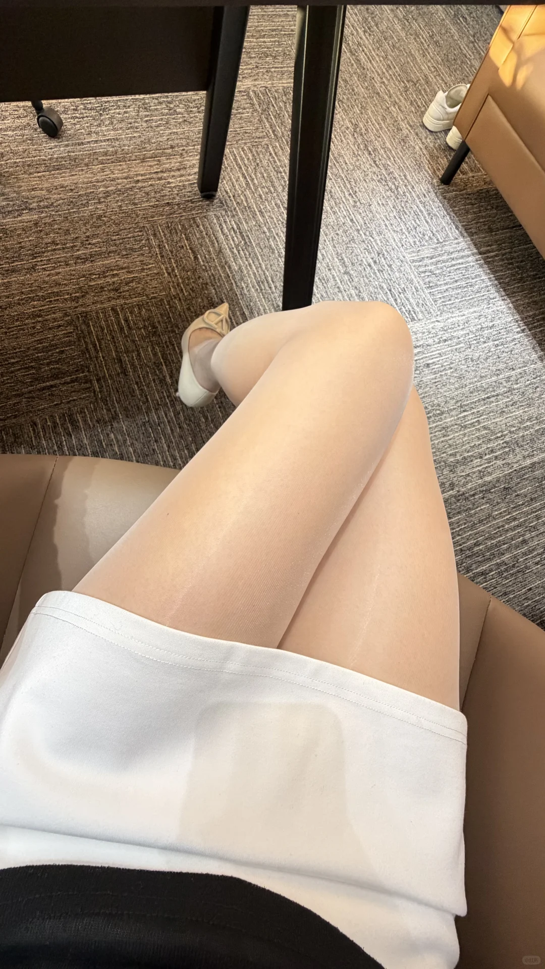 这条丝袜，穿上就是「人间反光板」✨