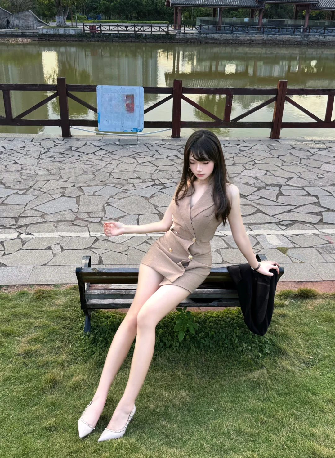 爱或恨用在我们的关系上有点太正式了