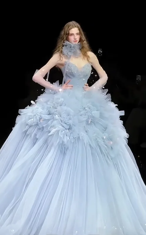 繁复 妖冶 轻灵 娇嫩，才是女人。