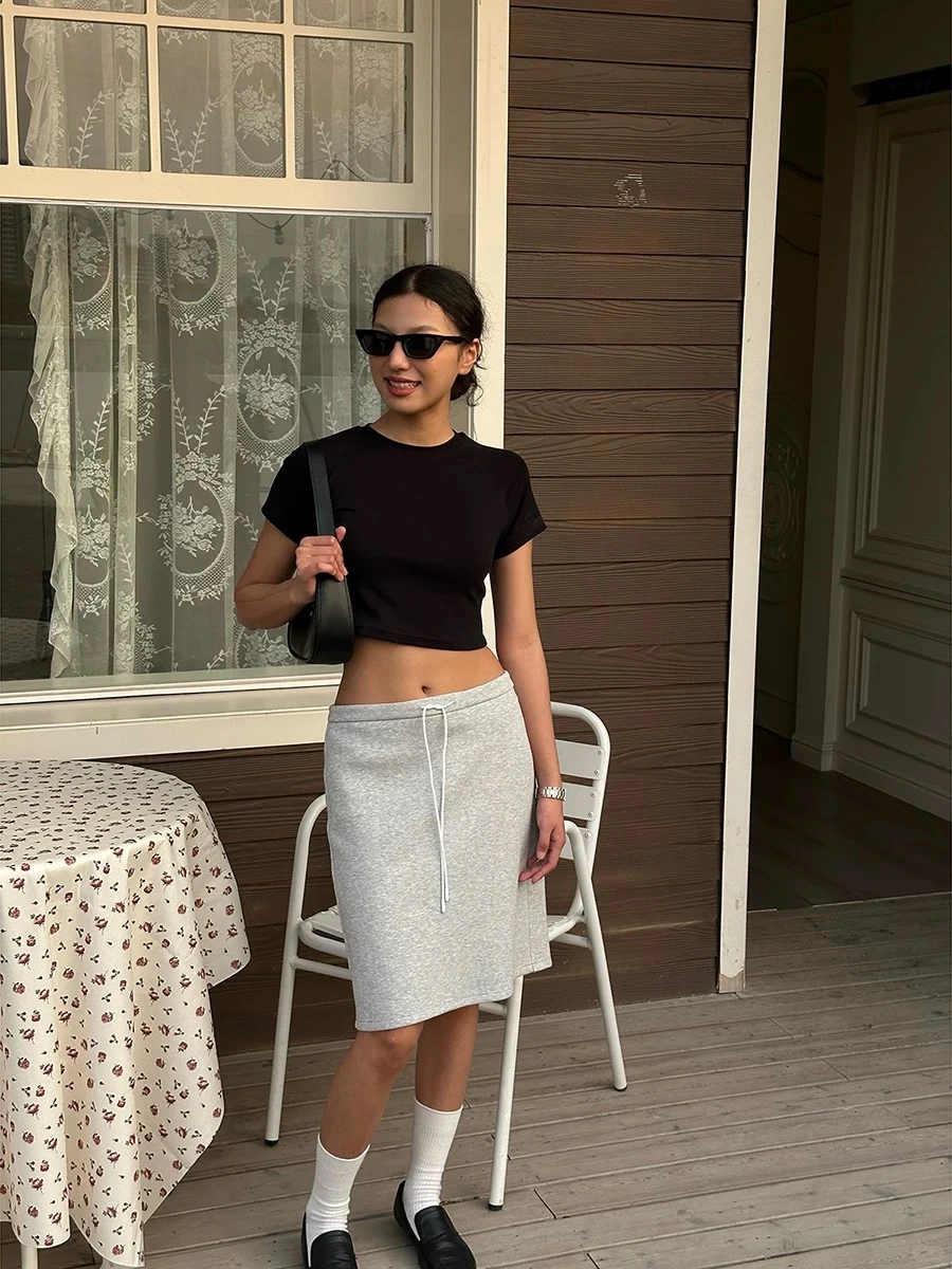 vol.26|白女极简运动风 松弛感拿捏得刚刚好