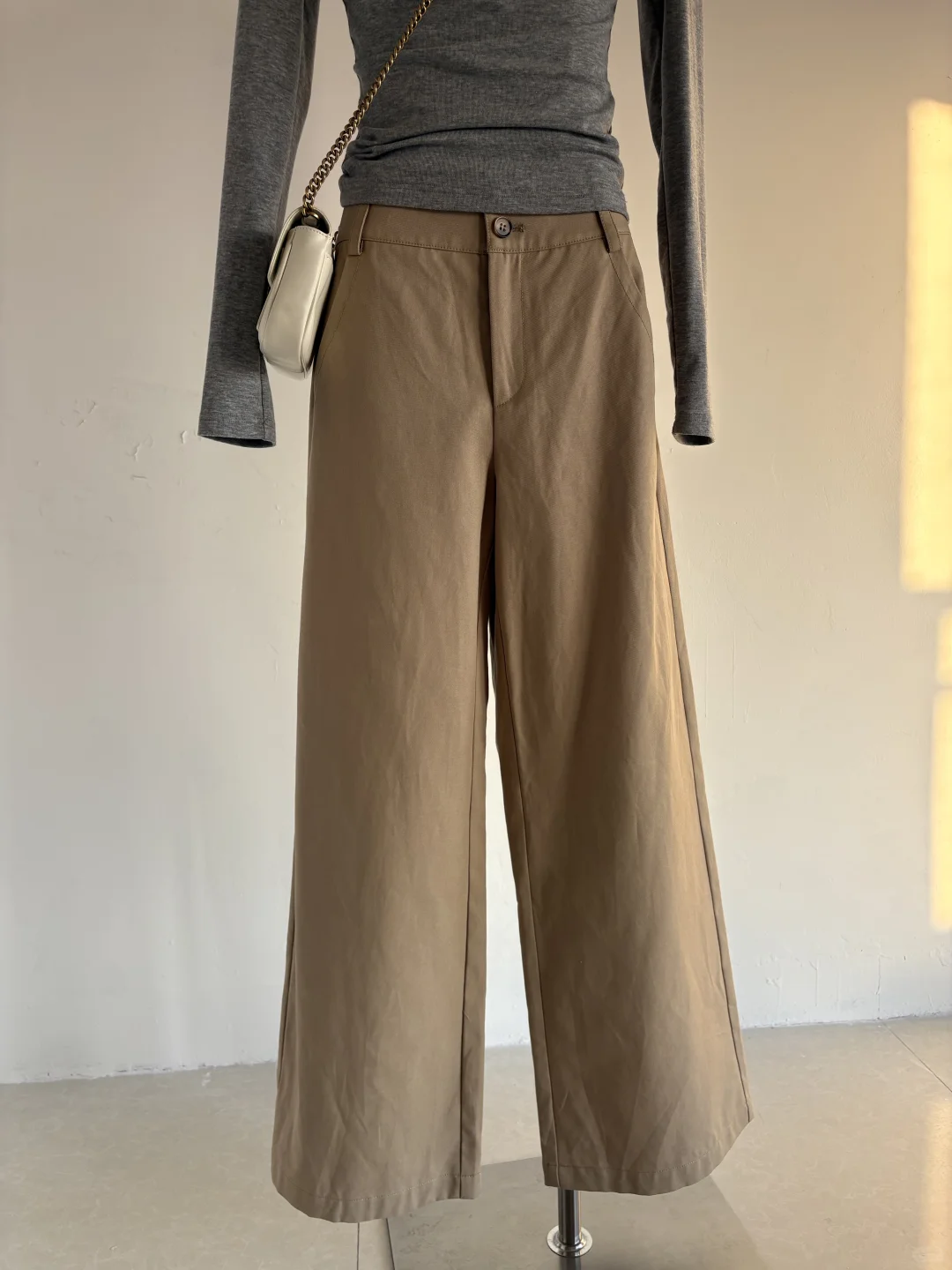 捡漏！门店在售，复古通勤休闲直筒裤女新款