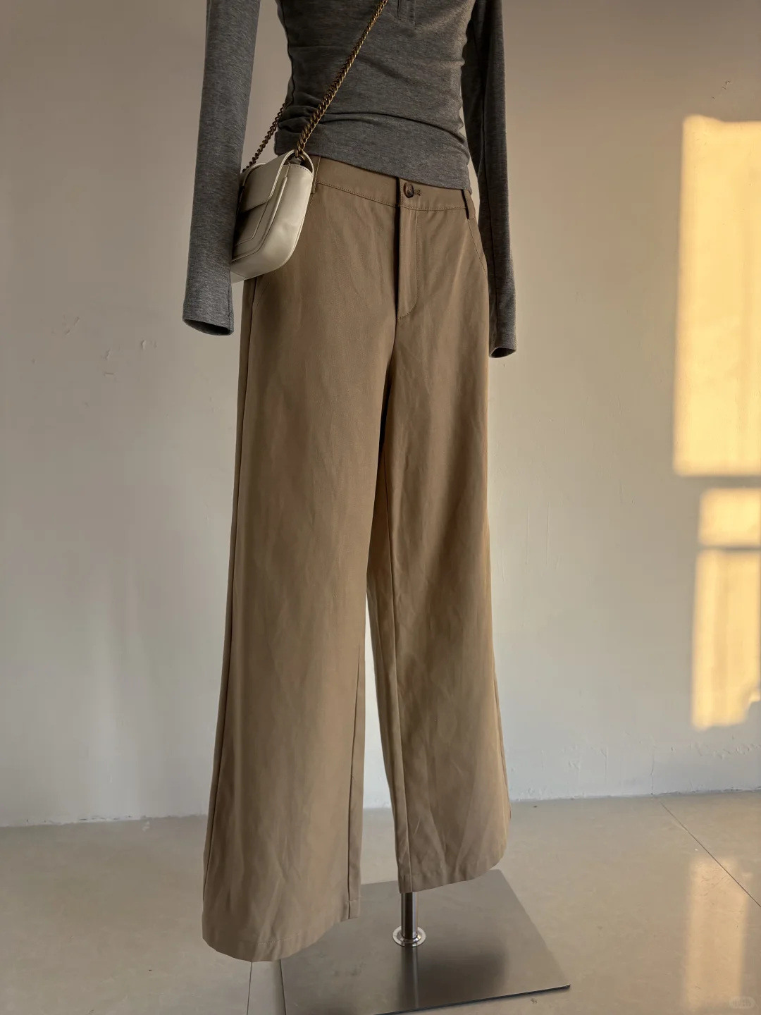 捡漏！门店在售，复古通勤休闲直筒裤女新款