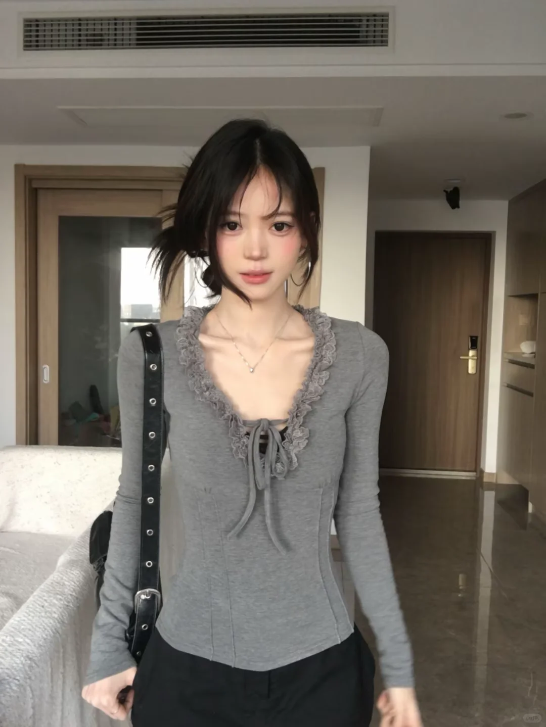 蕾丝绑带封神！✨灰色系辣妹的本命上衣