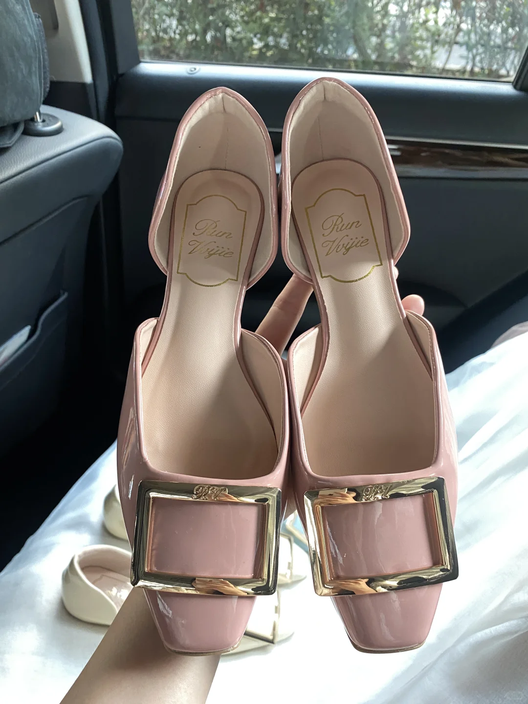 对呀我就是很喜欢香香软软的女孩子🥺