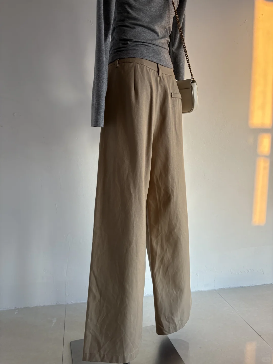 捡漏！门店在售，复古通勤休闲直筒裤女新款