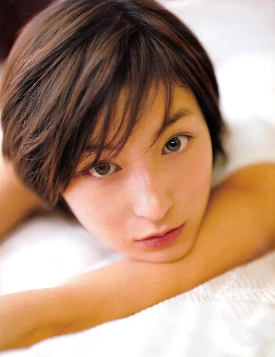 雌雄同体的偶像，90年代写真女神广末凉子