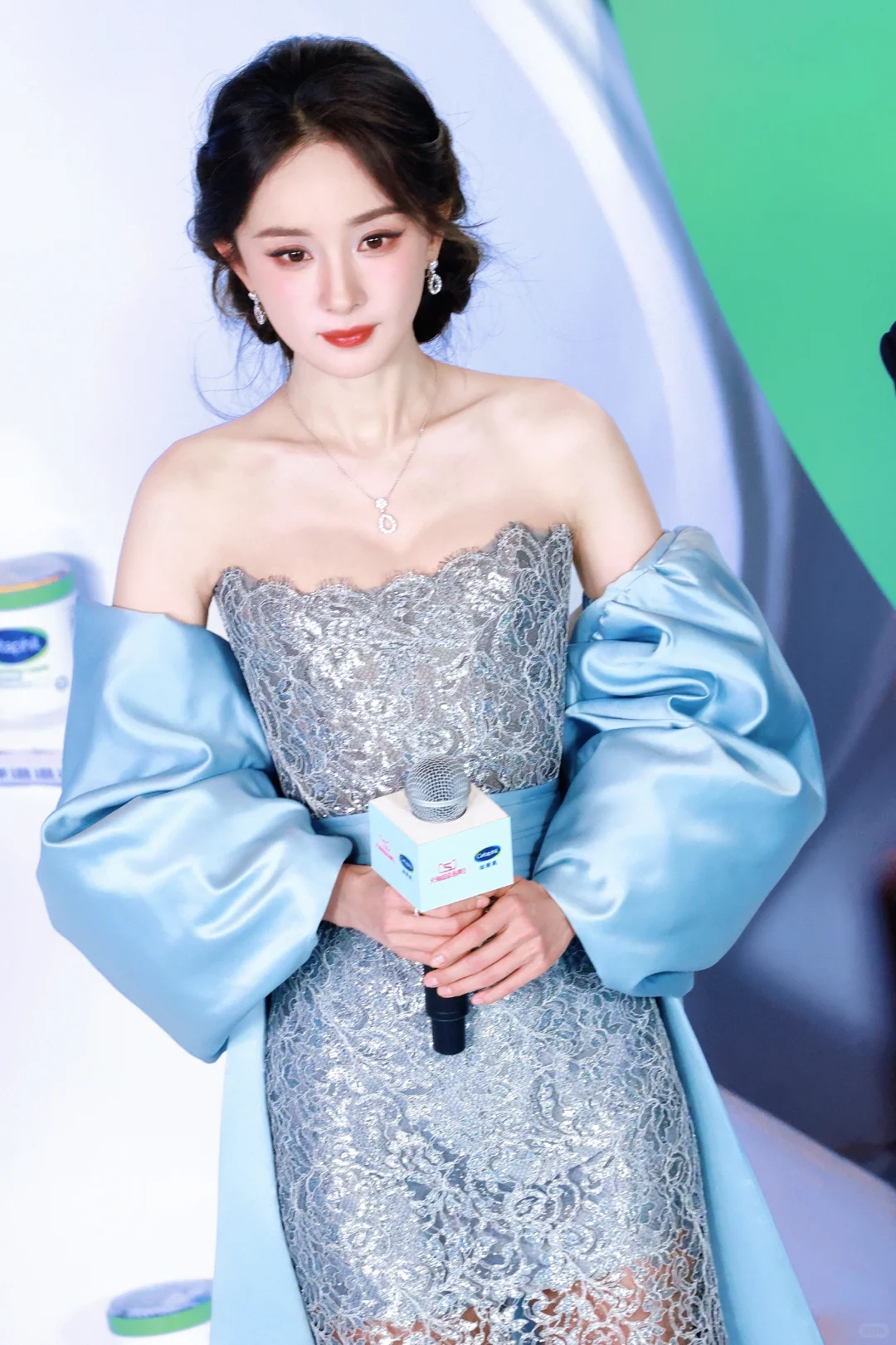 真不愧称为大幂幂，气质超级好