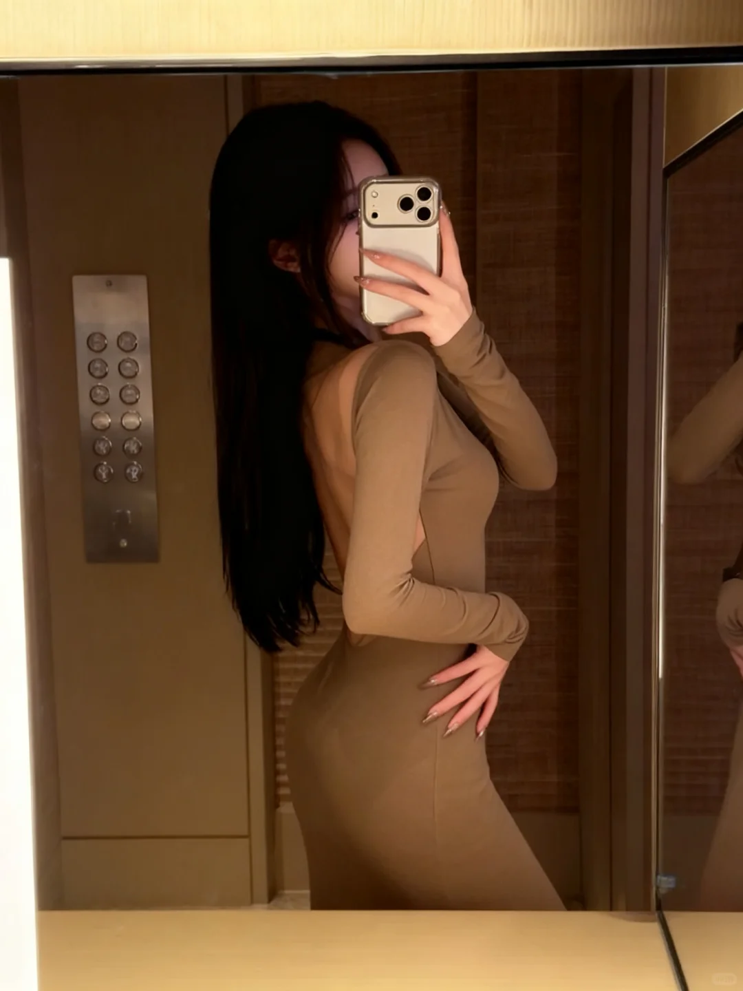 “贵气感”穿搭｜怎么会有这么显身材的裙子