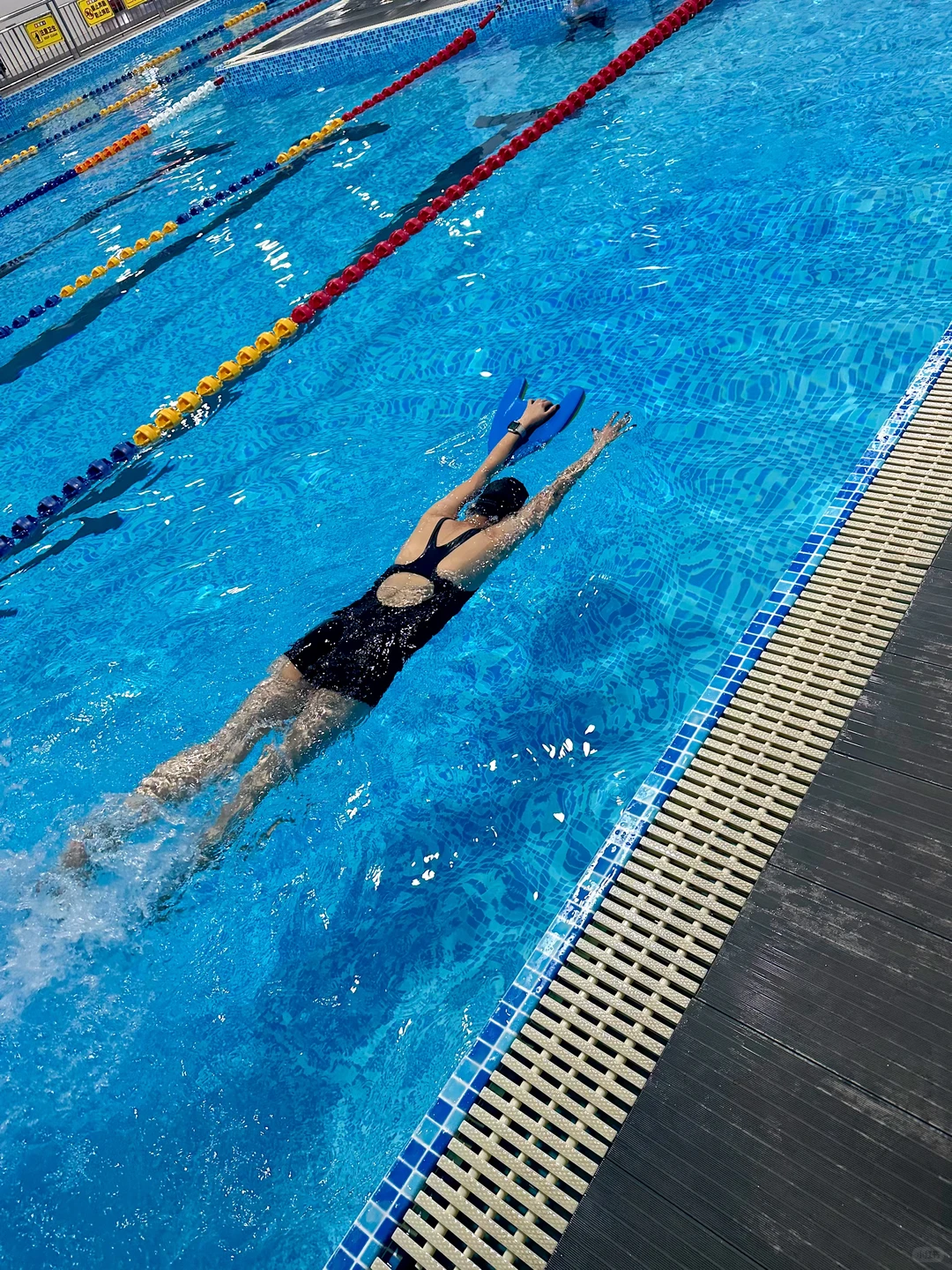 冬天还要去游泳的女人，没有一个是孬种！！