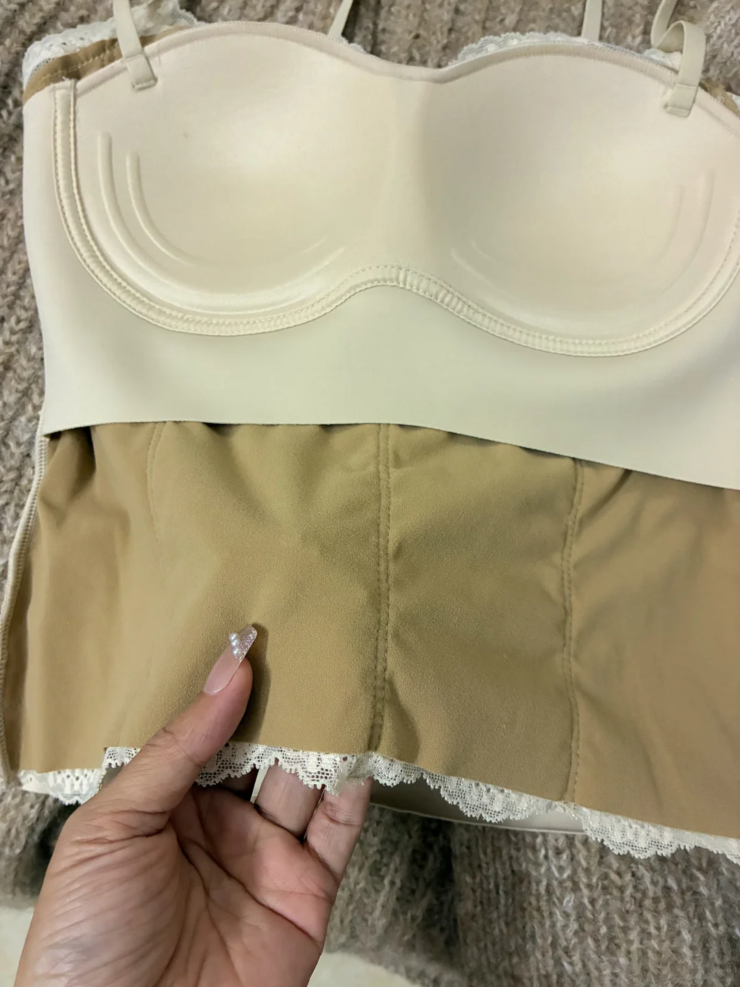 谁懂啊！这件蕾丝鱼骨吊带美到我心巴上了‼️