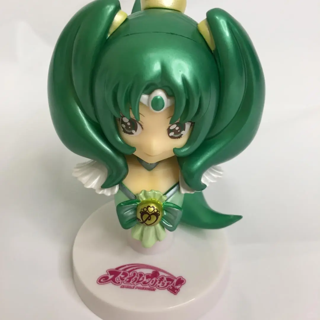 微笑光之美少女的胸台