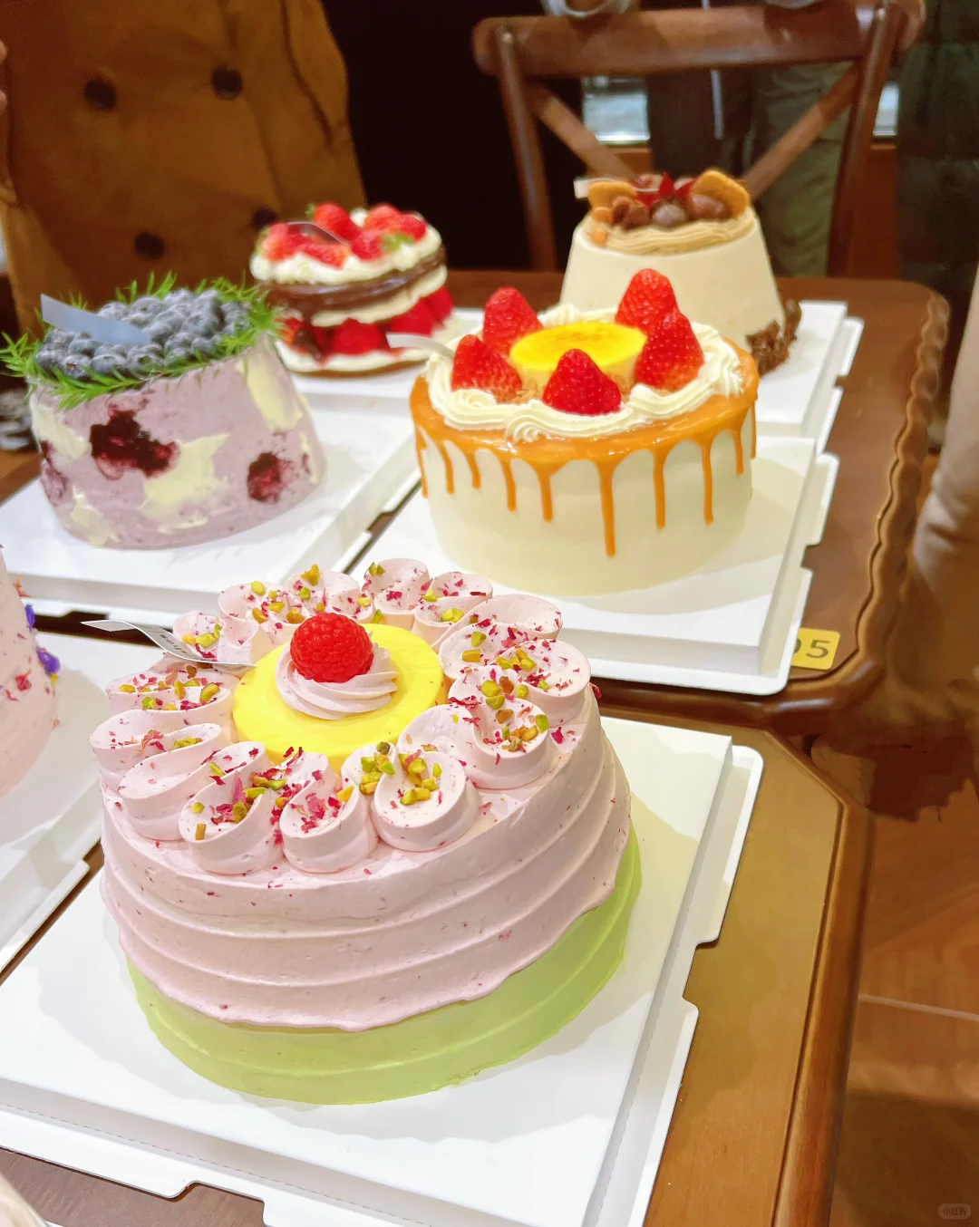 如果一个90斤美少女一次吃了10个蛋糕🎂那么