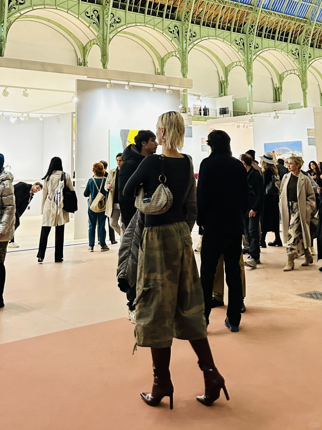 巴黎女人穿搭｜一半经典，一半自我