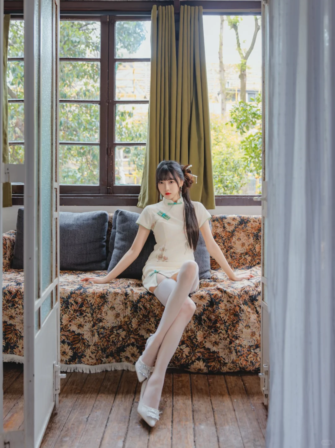 室内人像|黑/白丝or光腿哪个和旗袍更搭🤔